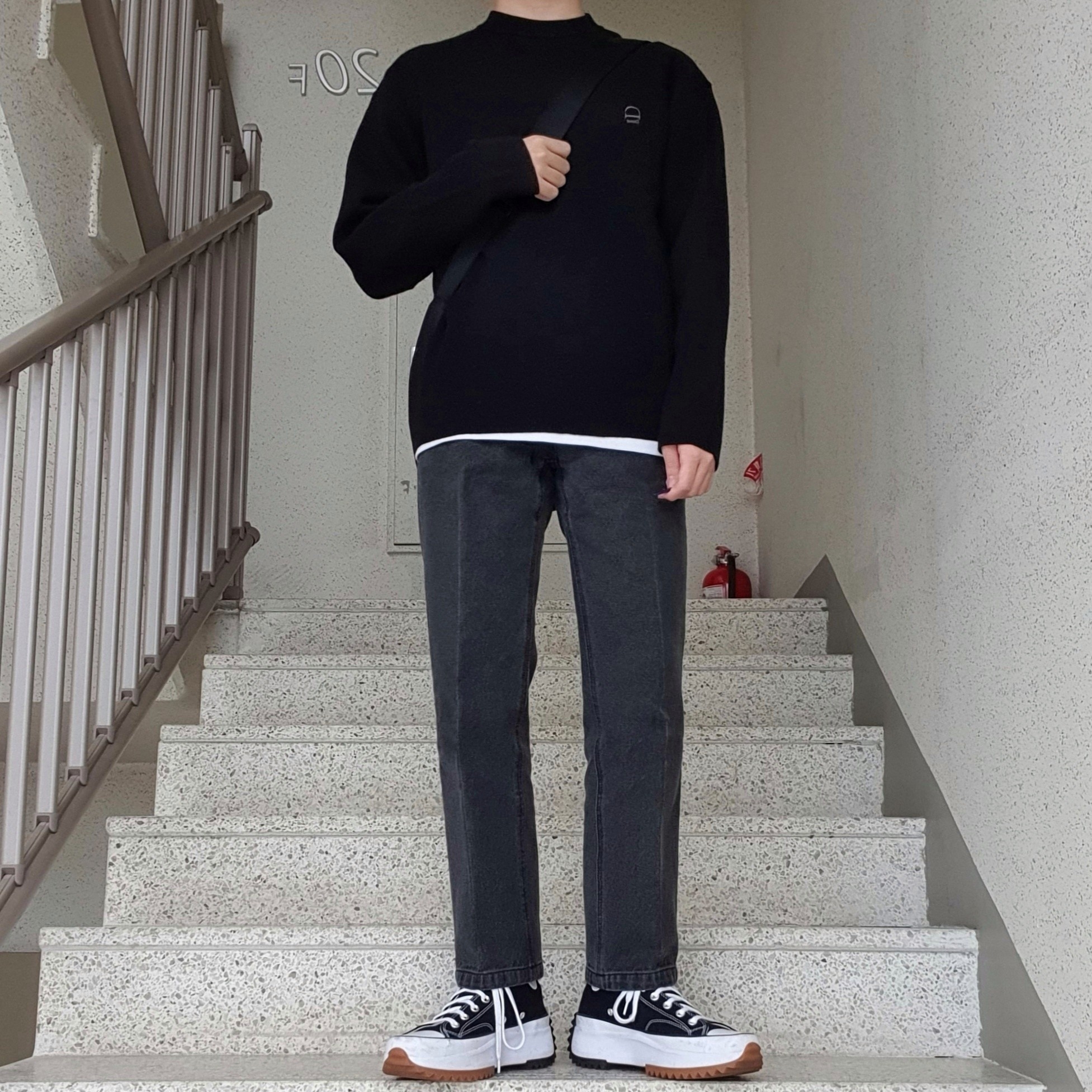 Converse Run Star Hike Hi Black White Gum 착용 스타일