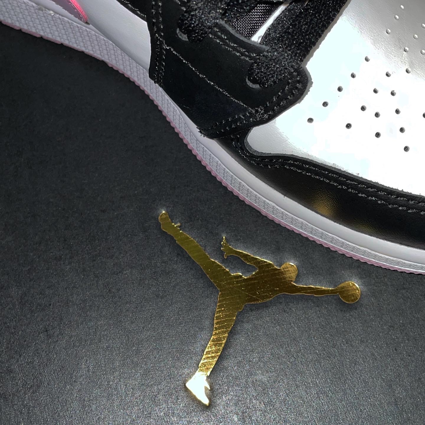 (GS) Jordan 1 Mid Light Arctic Pink 착용 스타일 - 3