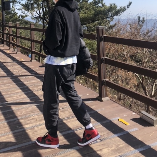 Jordan 1 Mid Bred Banned 2020 착용 스타일