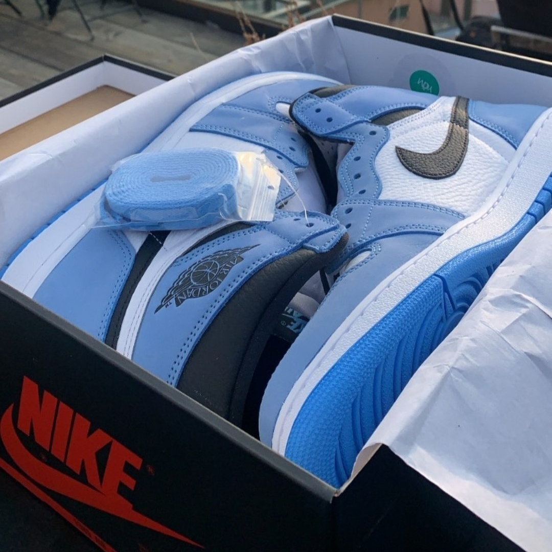 Jordan 1 Retro High OG University Blue 착용 스타일