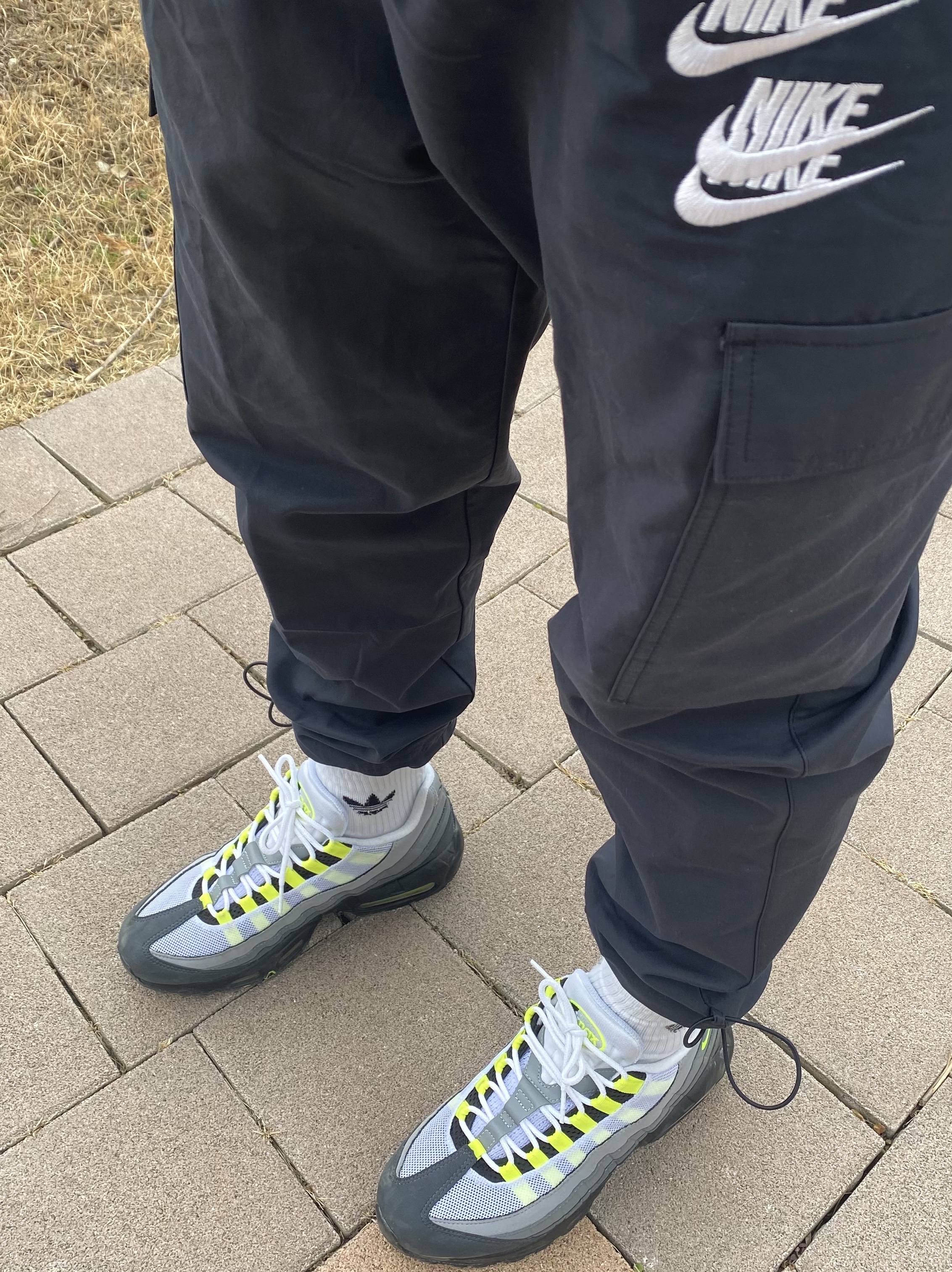Nike Air Max 95 OG Neon Yellow 2020 착용 스타일 - 2