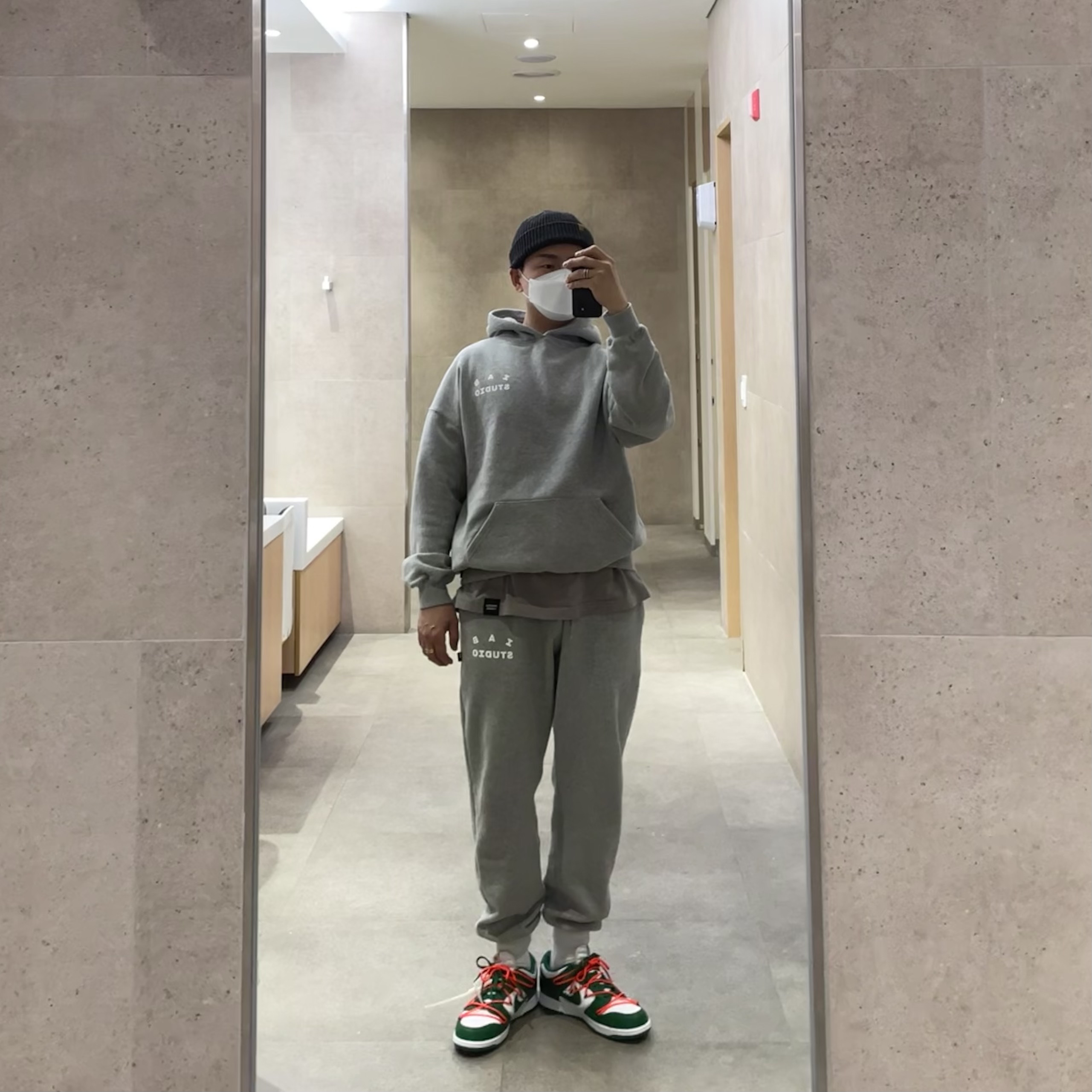 Nike x Off-White Dunk Low Pine Green, IAB Studio Hoodie Gray - 21SS 착용 스타일