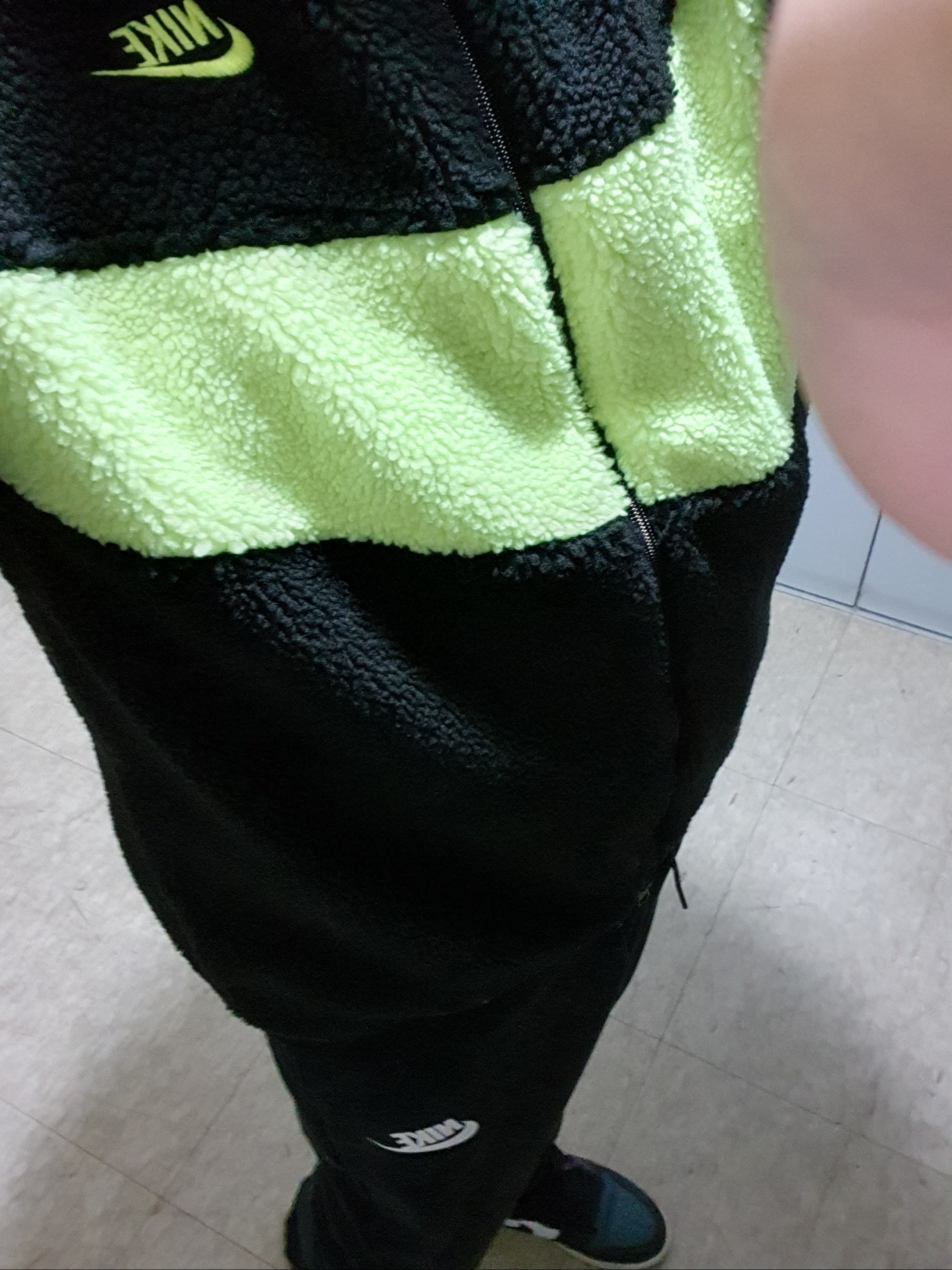 Nike Big Swoosh Full Zip Jacket Black Volt, Jordan 1 Retro All Star 2017 Chameleon 착용 스타일