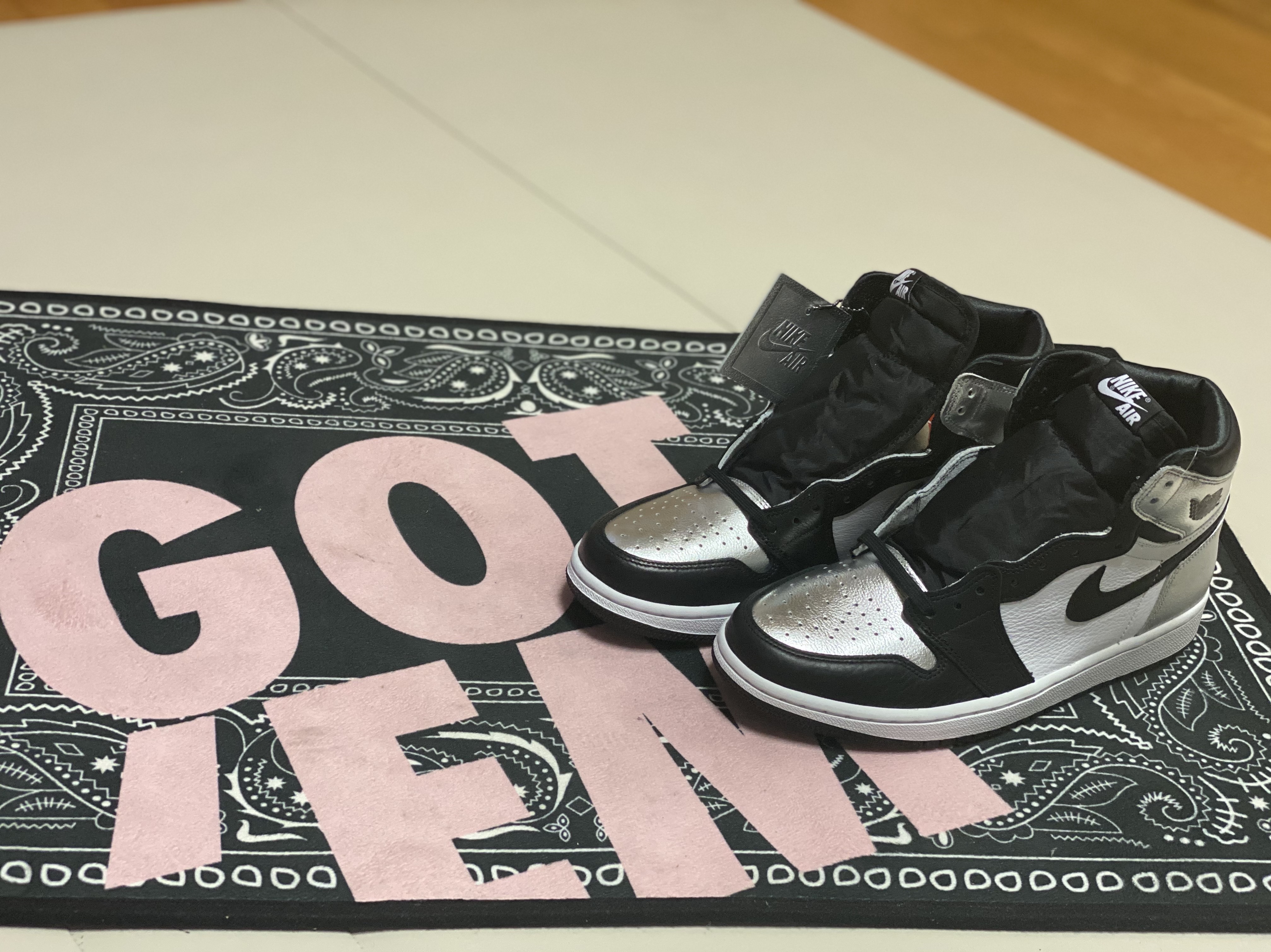 (W) Jordan 1 Retro High OG Silver Toe 착용 스타일