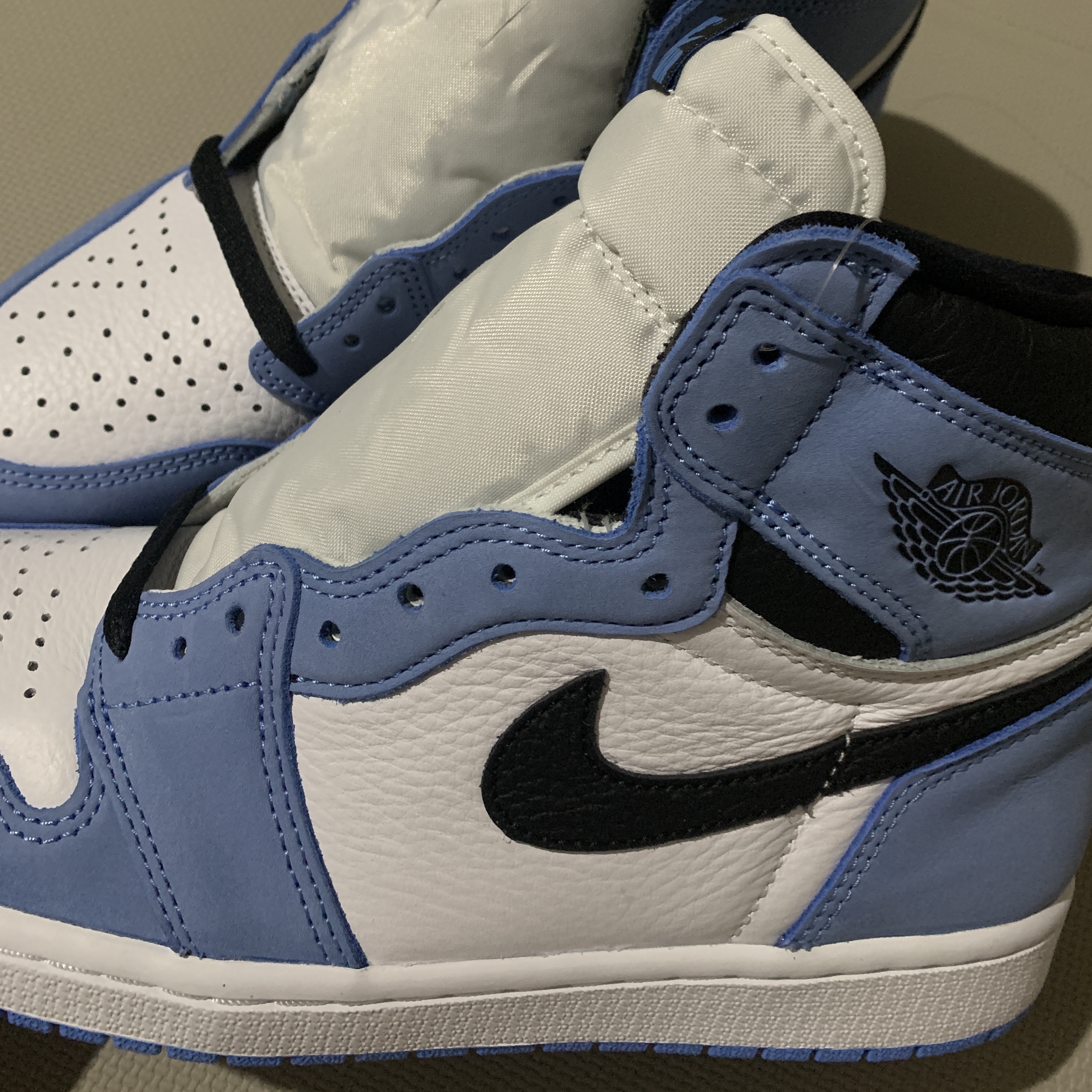 Jordan 1 Retro High OG University Blue 착용 스타일