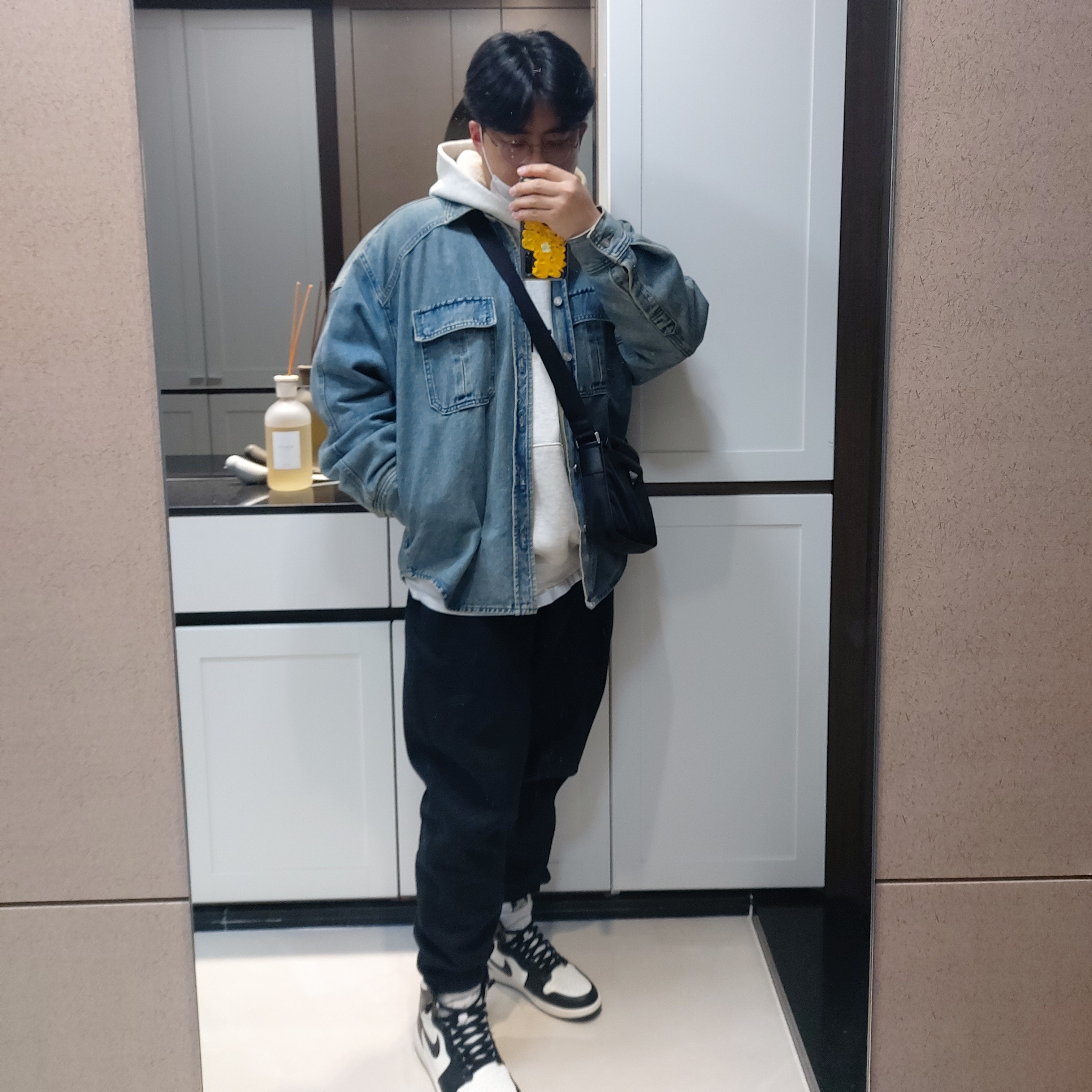 Jordan 1 Retro High OG Black Mocha, Nike M NRG Sweatpants Black 착용 스타일