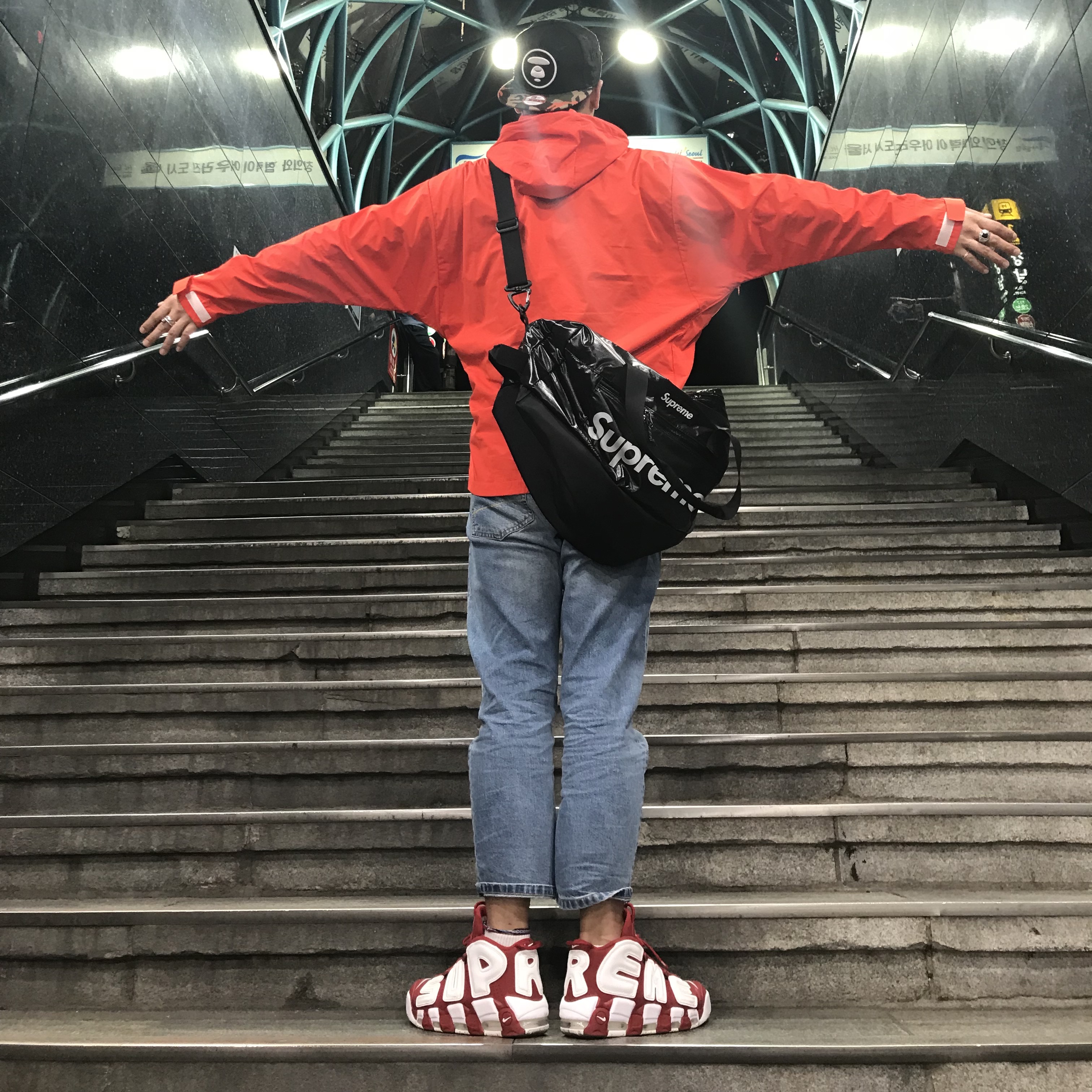 Nike x Supreme Air More Uptempo Suptempo Red 착용 스타일