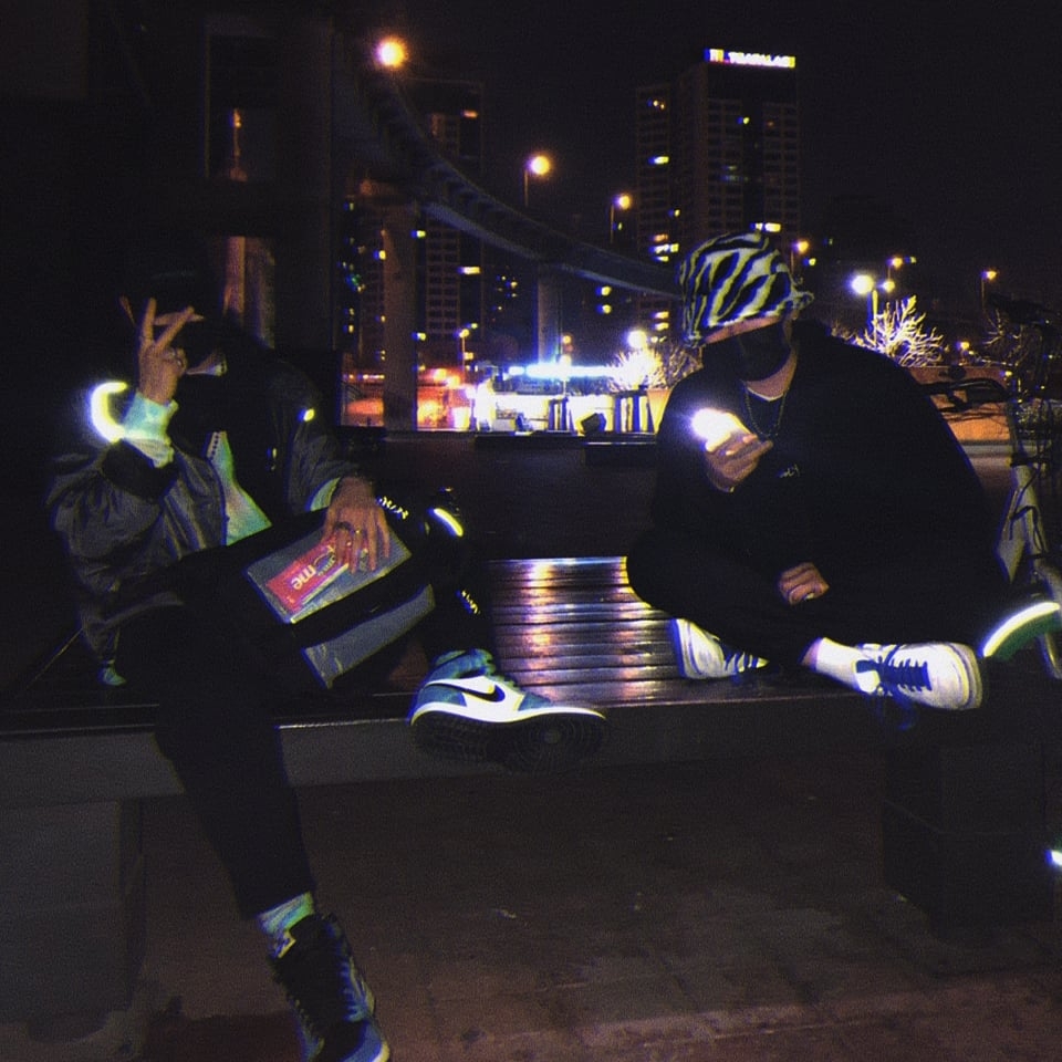 (W) Jordan 1 Retro High Tie-Dye, Nike x Uninterrupted Air Force 1 Low QS More Than 착용 스타일