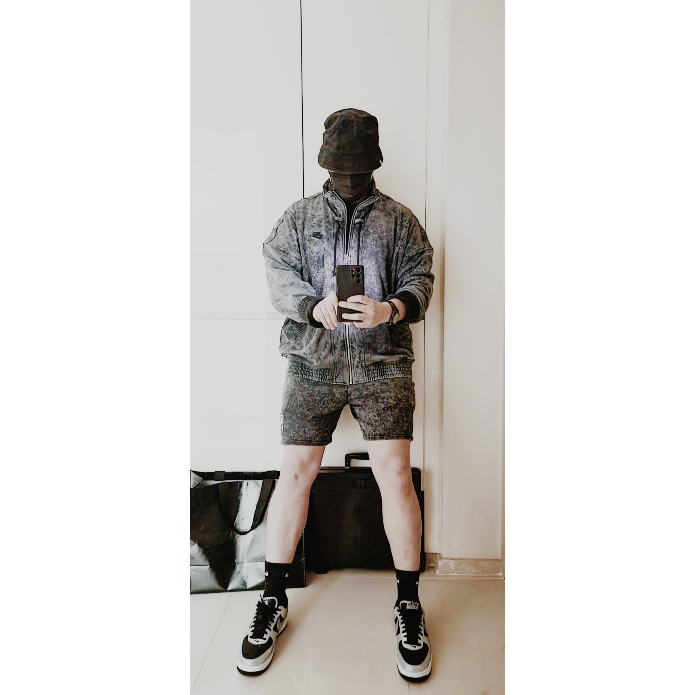 Nike Air Force 1 B Silver Snake 착용 스타일