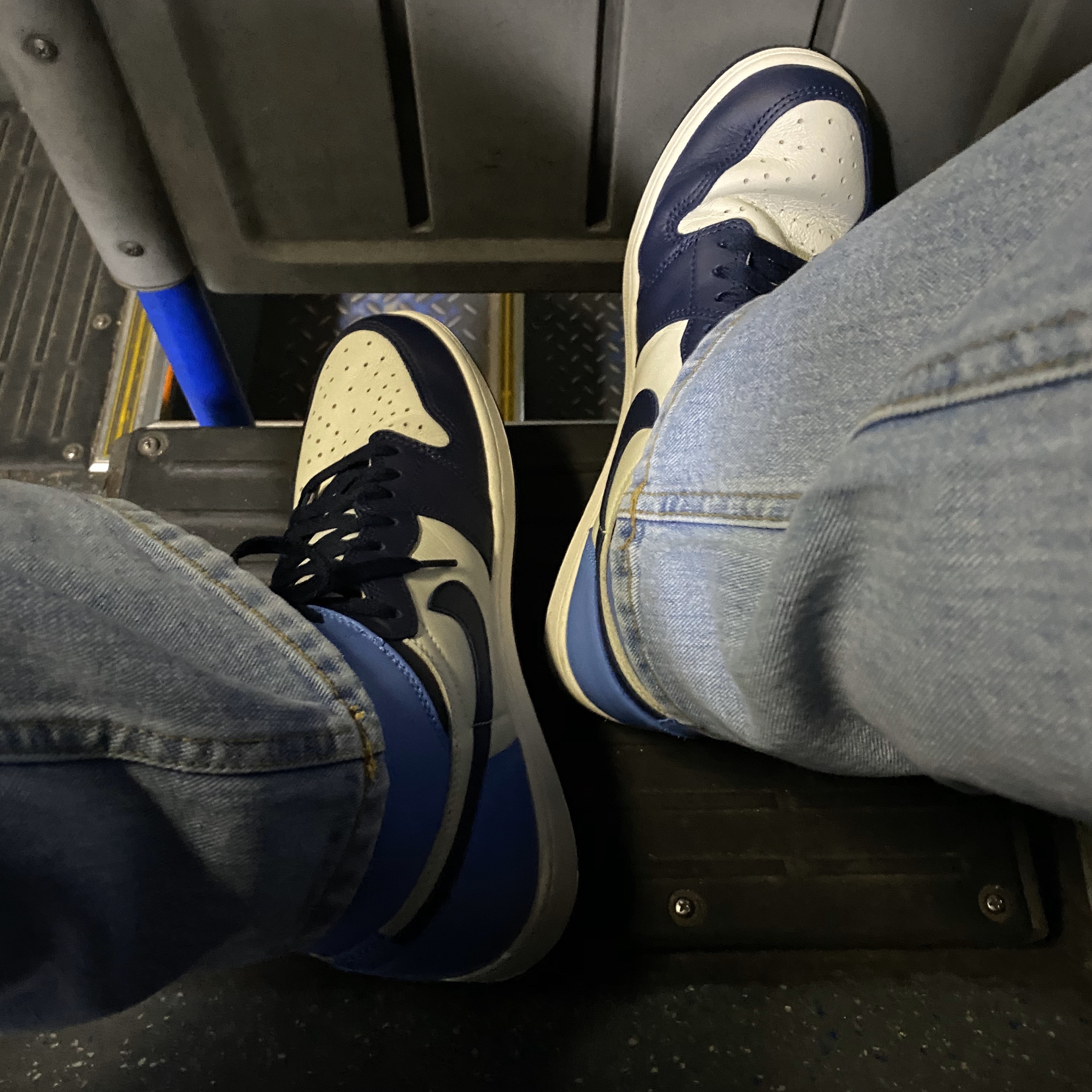Jordan 1 Retro High Obsidian UNC 착용 스타일 - 2