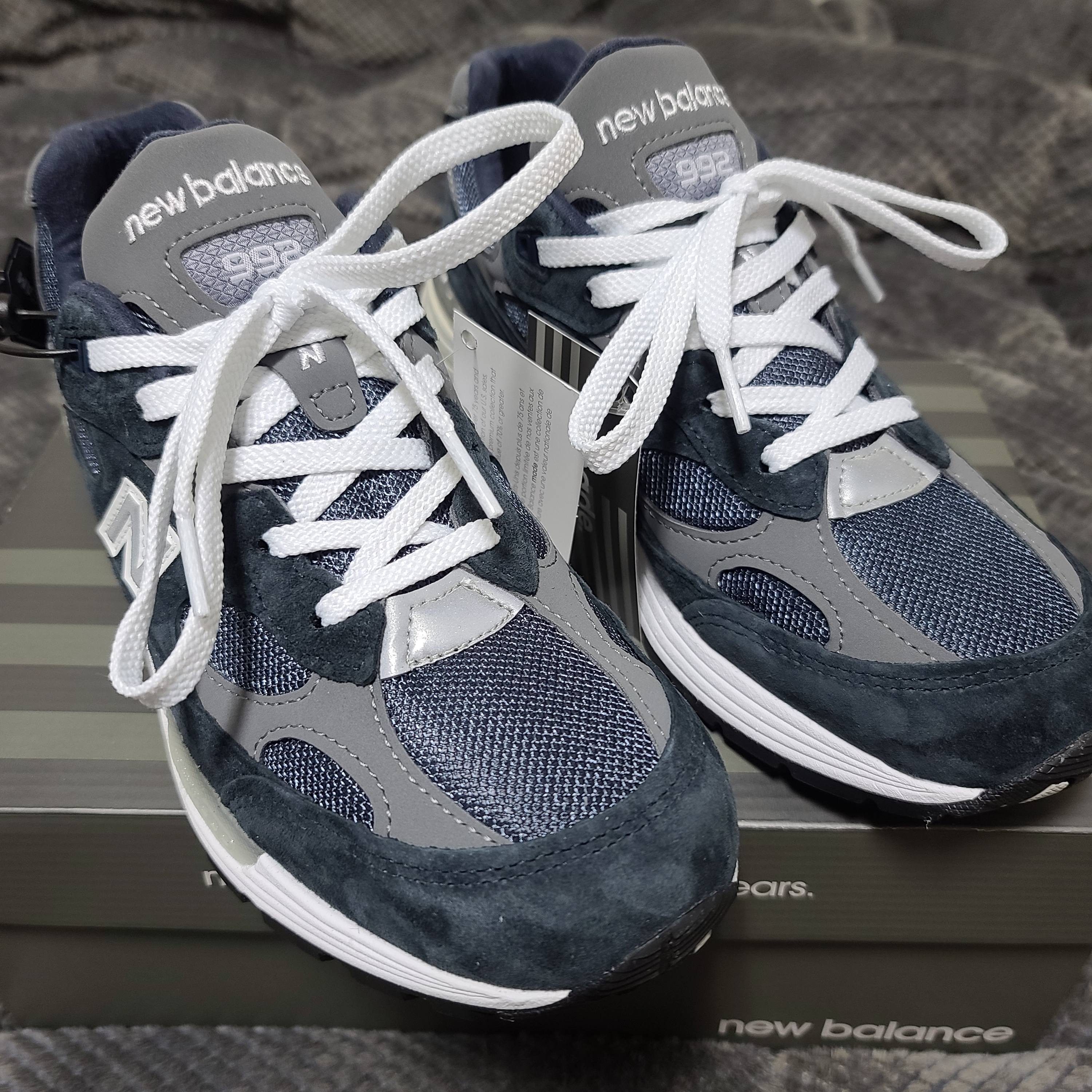 New Balance 992 Made in USA Navy 착용 스타일 - 2