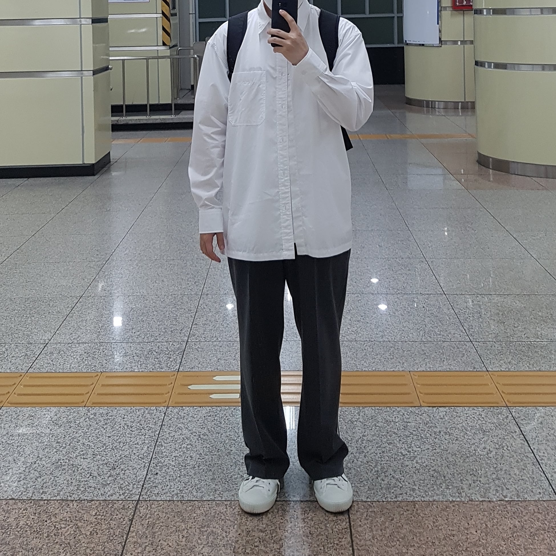 Valentino VLTN High-Top Sneakers White 착용 스타일