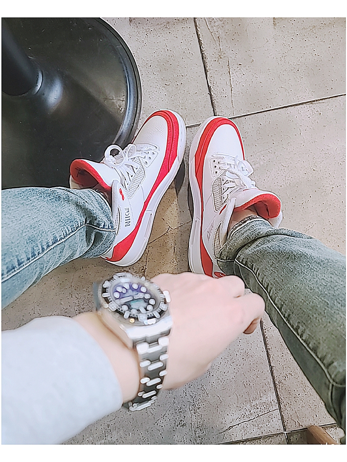 Jordan 3 Retro Tinker White University Red 착용 스타일