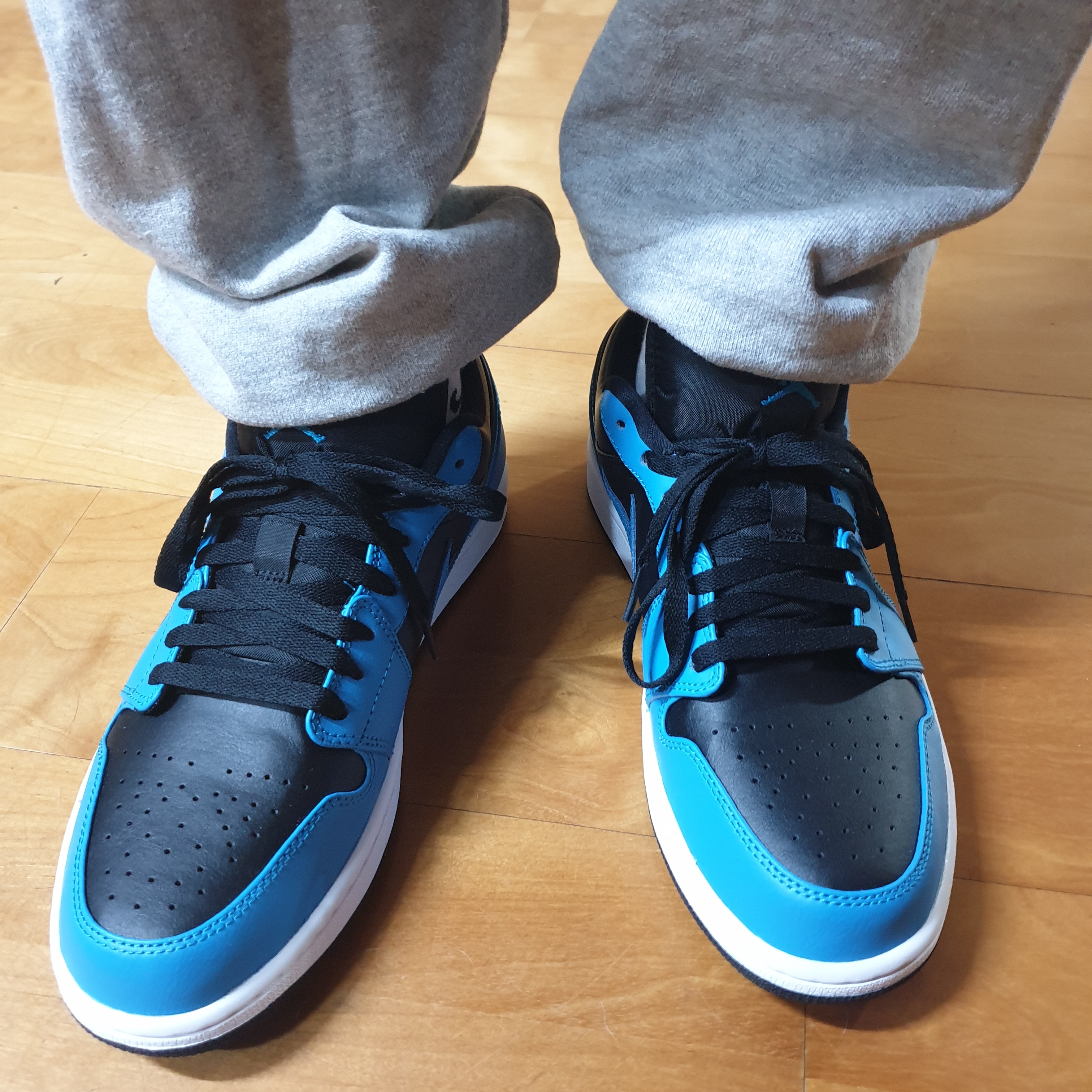 Jordan 1 Low Laser Blue 착용 스타일
