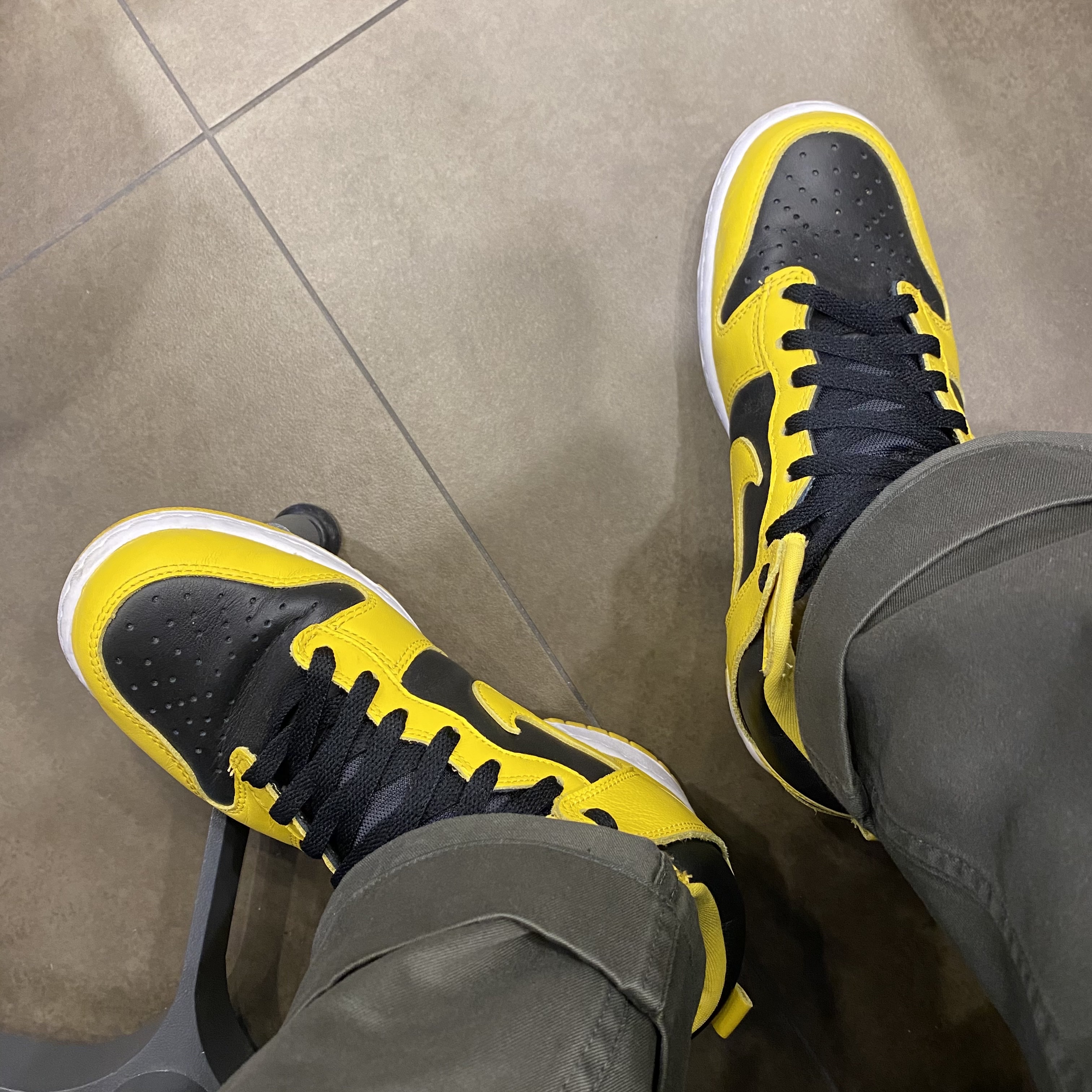 Nike Dunk High SP Varsity Maize 착용 스타일