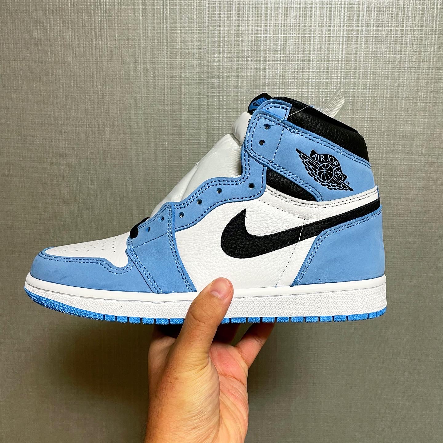 Jordan 1 Retro High OG University Blue, (GS) Jordan 1 Retro High OG University Blue 착용 스타일 - 2
