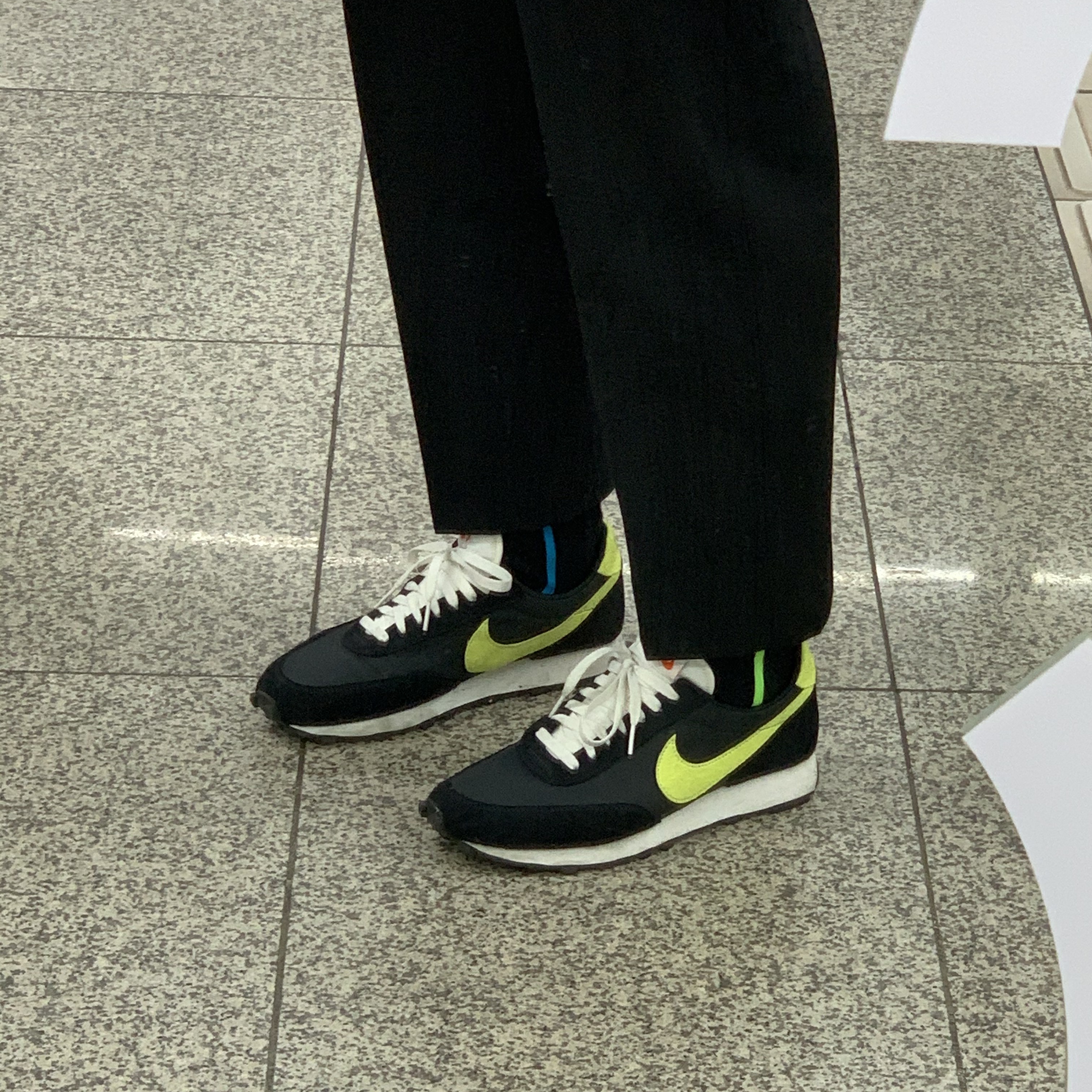 (W) Nike Daybreak Black White 착용 스타일