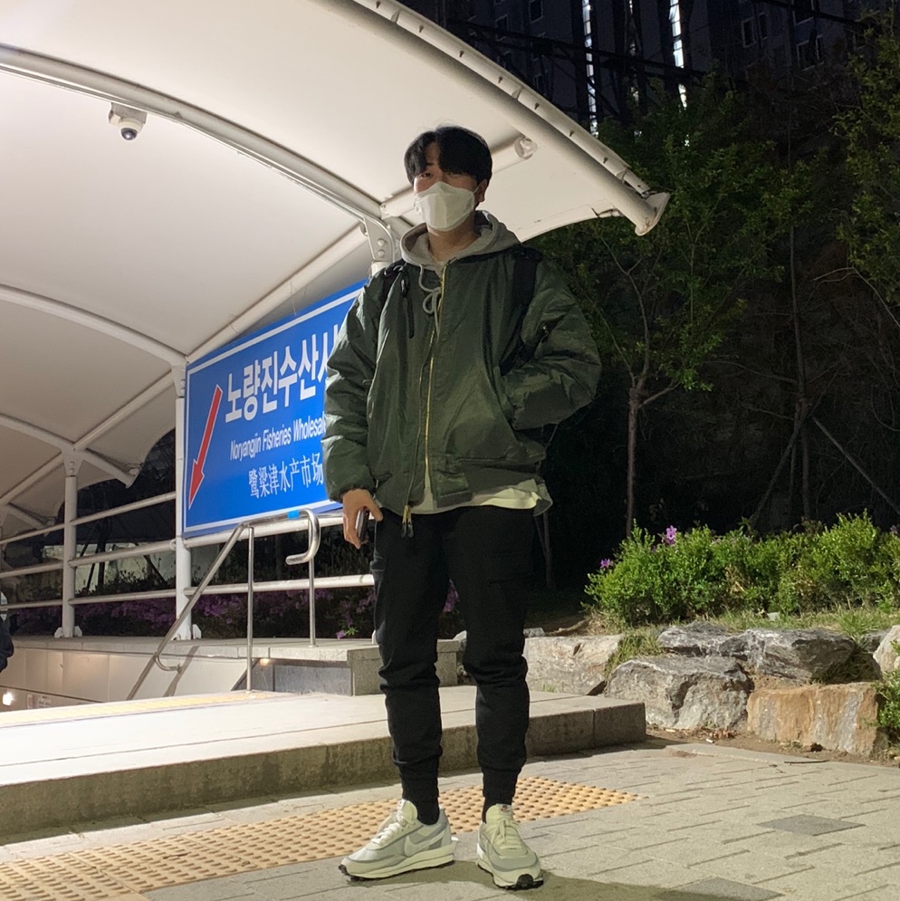 Nike x Sacai LDWaffle Summit White 착용 스타일