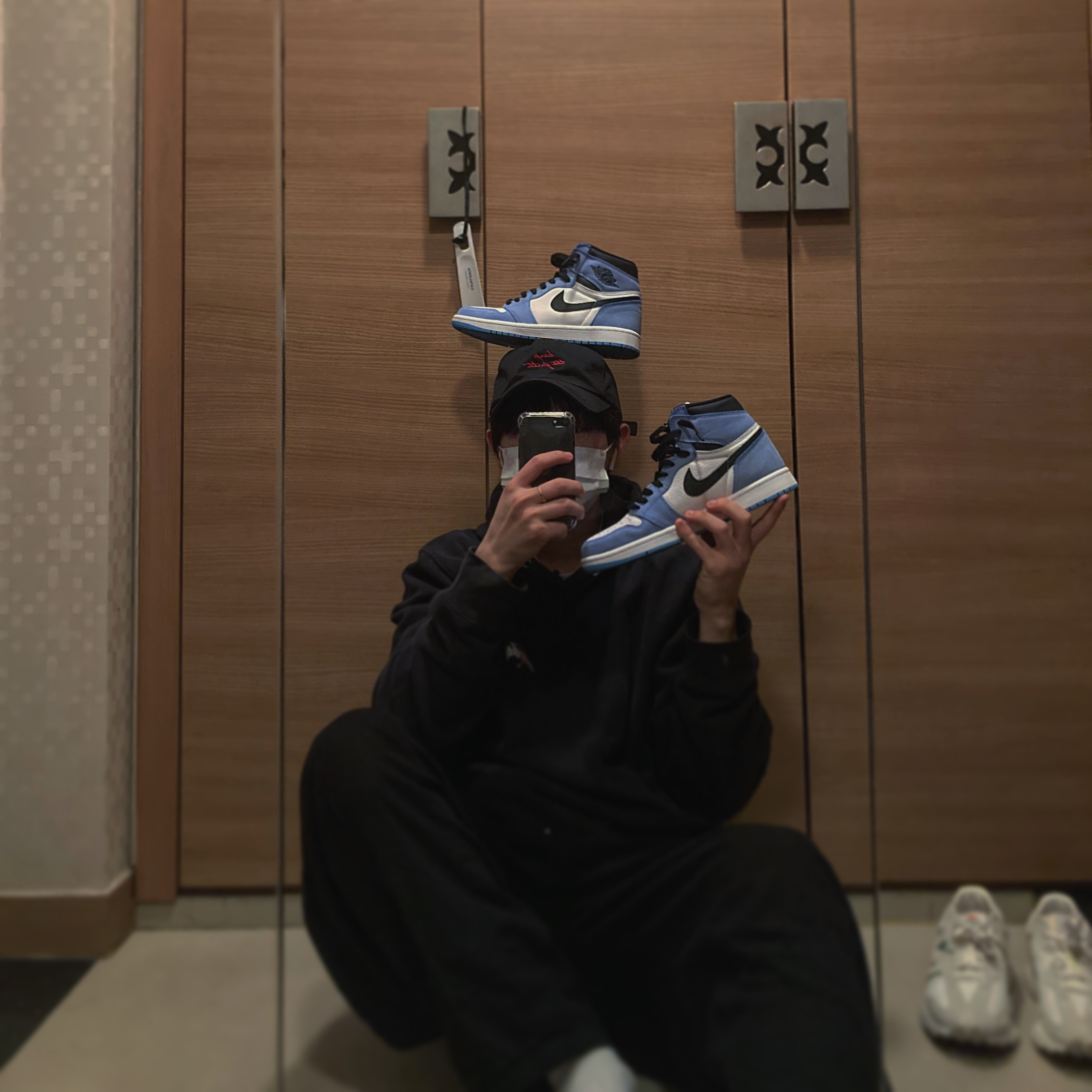 Jordan 1 Retro High OG University Blue 착용 스타일