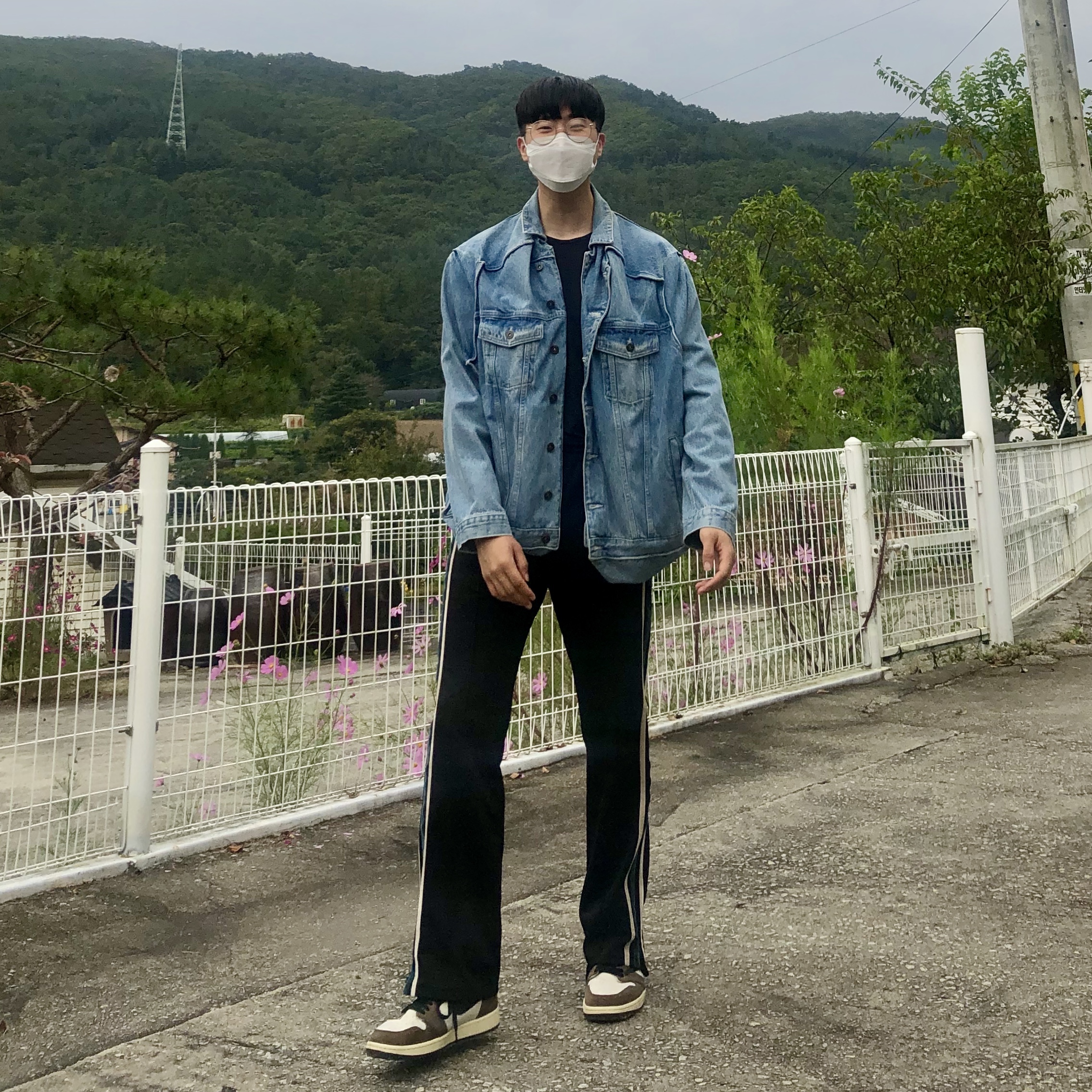 Jordan 1 x Travis Scott Retro High OG SP Mocha 착용 스타일