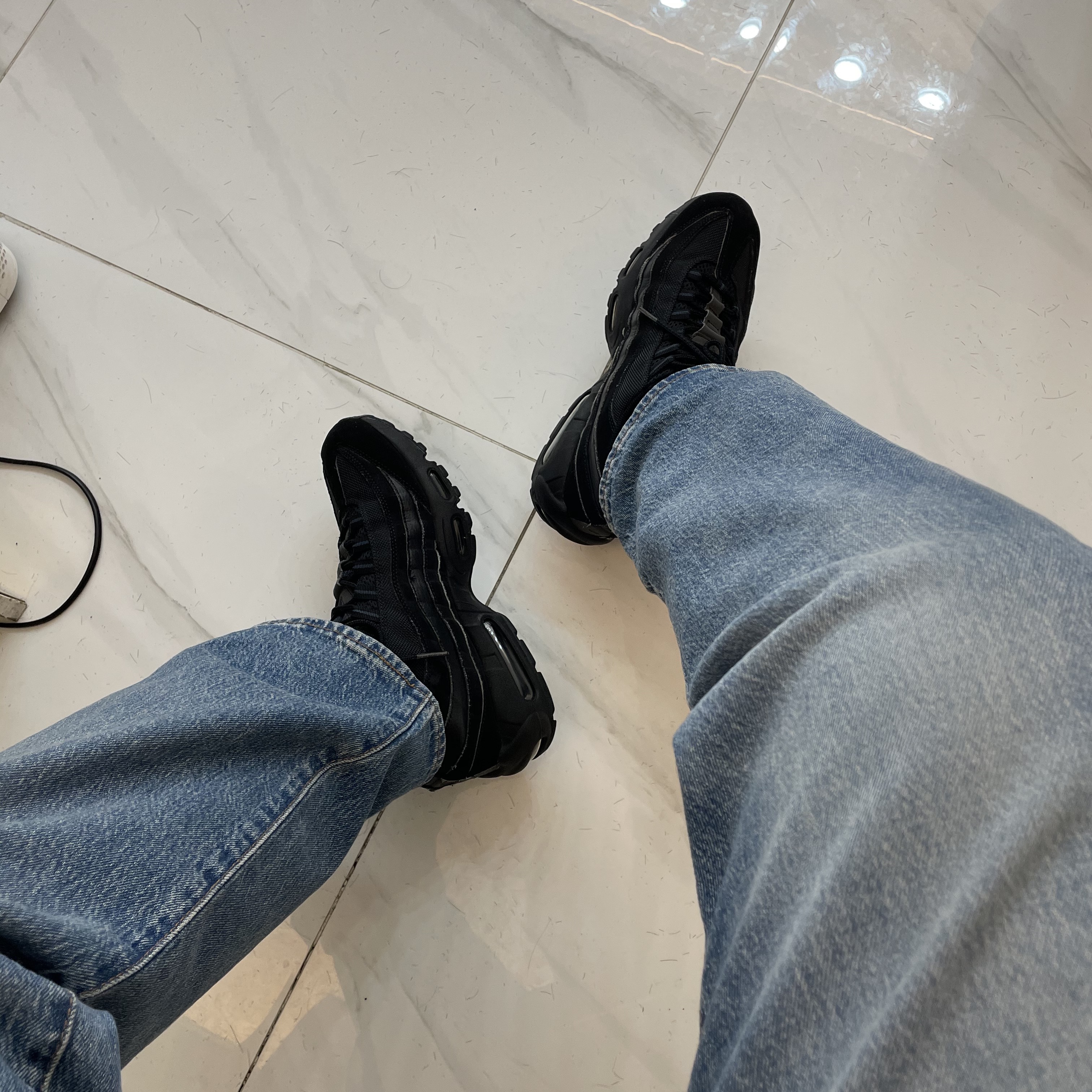 Nike Air Max 95 Essential Triple Black 2020 착용 스타일