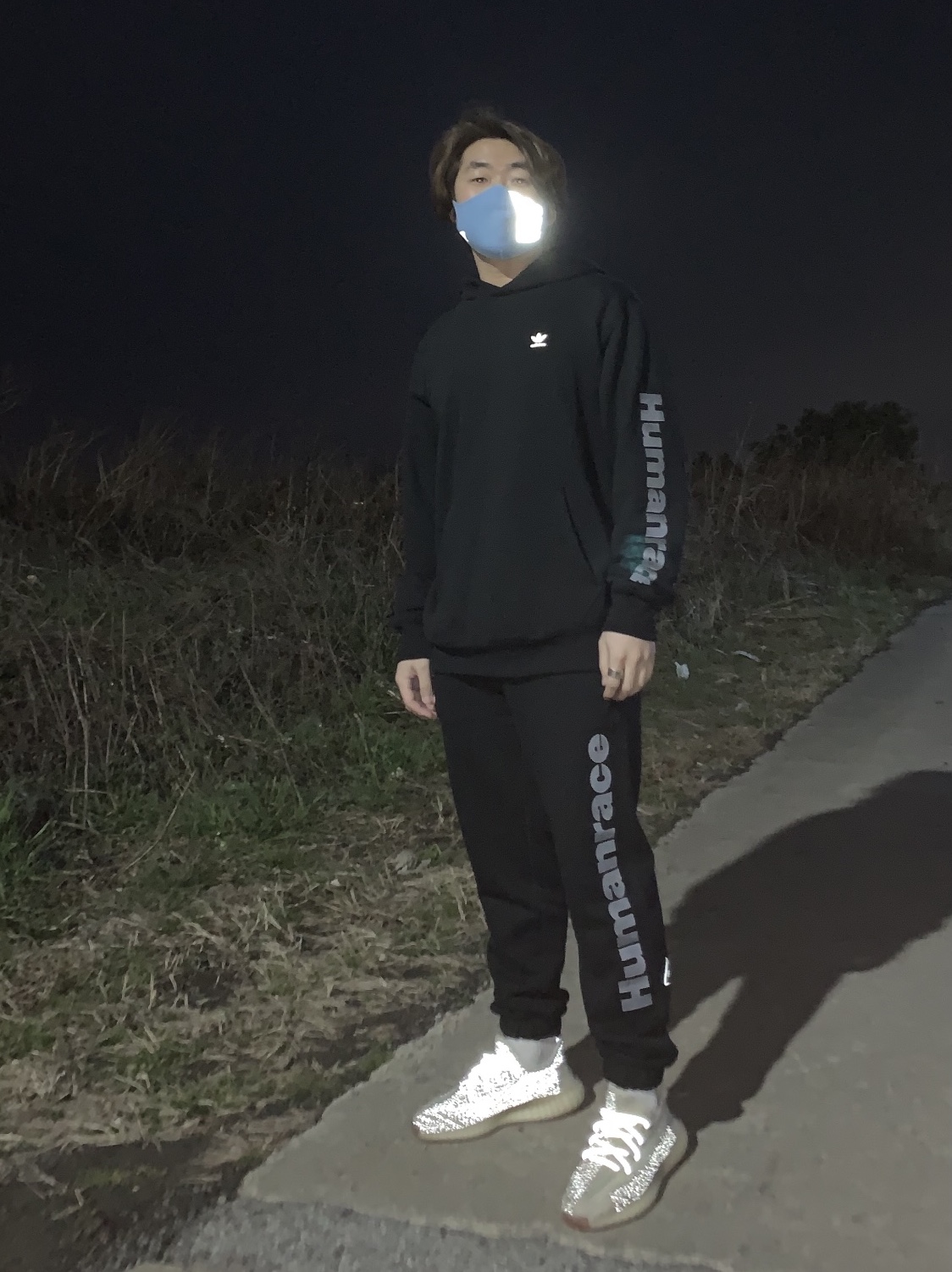 Adidas Yeezy Boost 350 V2 Citrin - Reflective 착용 스타일