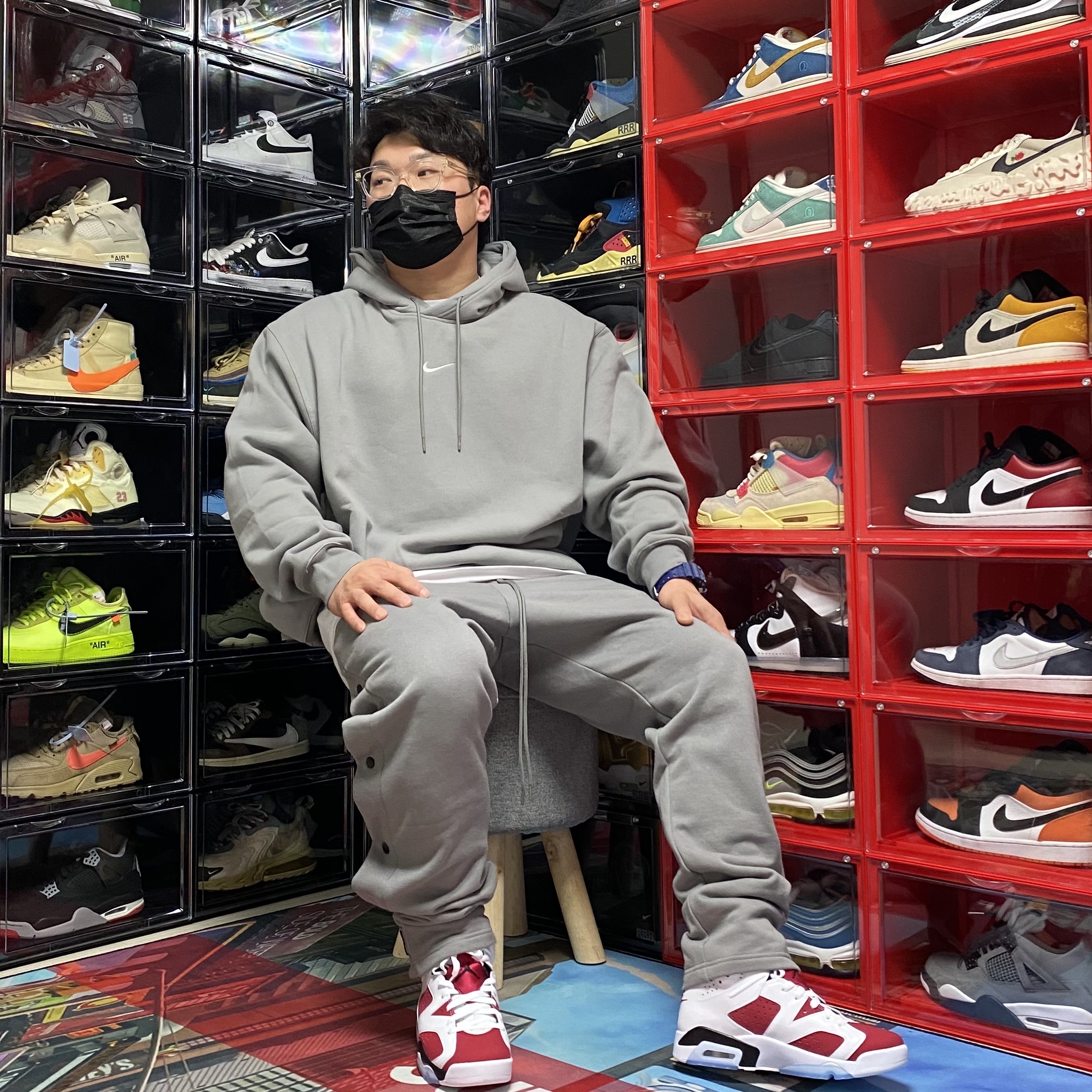 Jordan 6 Retro Carmine 2021, Nike x Fear of God Warm Up Pants Dust 착용 스타일