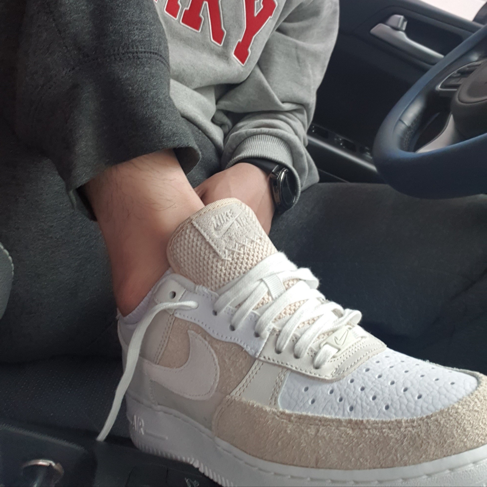 (W) Nike Air Force 1 '07 Coconut Milk 착용 스타일 - 1