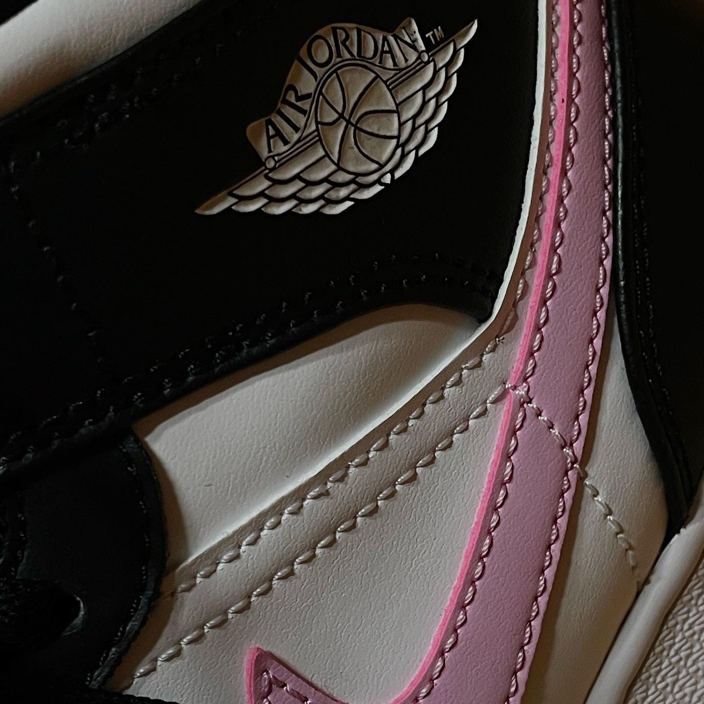 (GS) Jordan 1 Mid Light Arctic Pink 착용 스타일 - 2