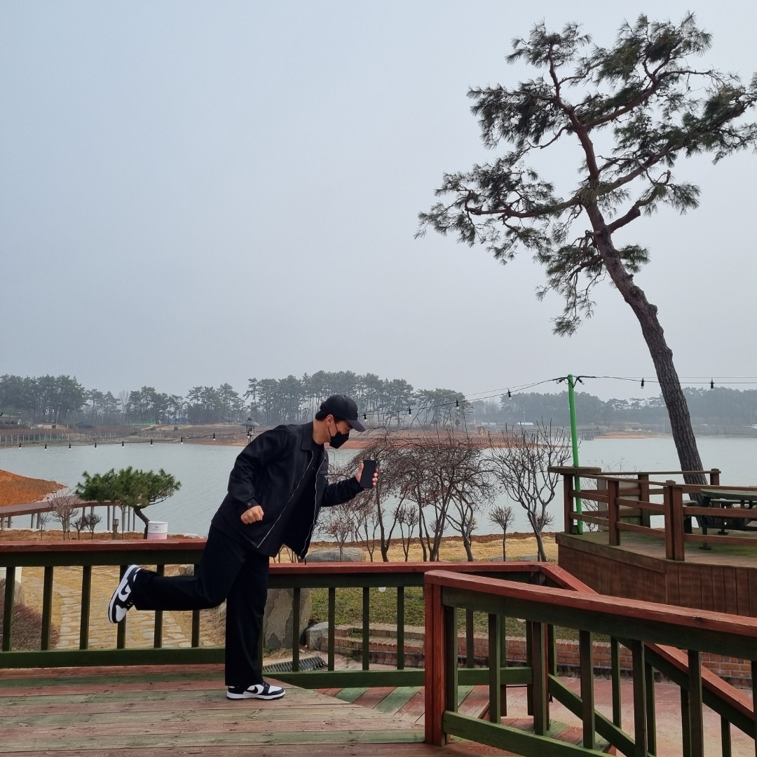 Nike Dunk Low Retro Black 착용 스타일 - 2