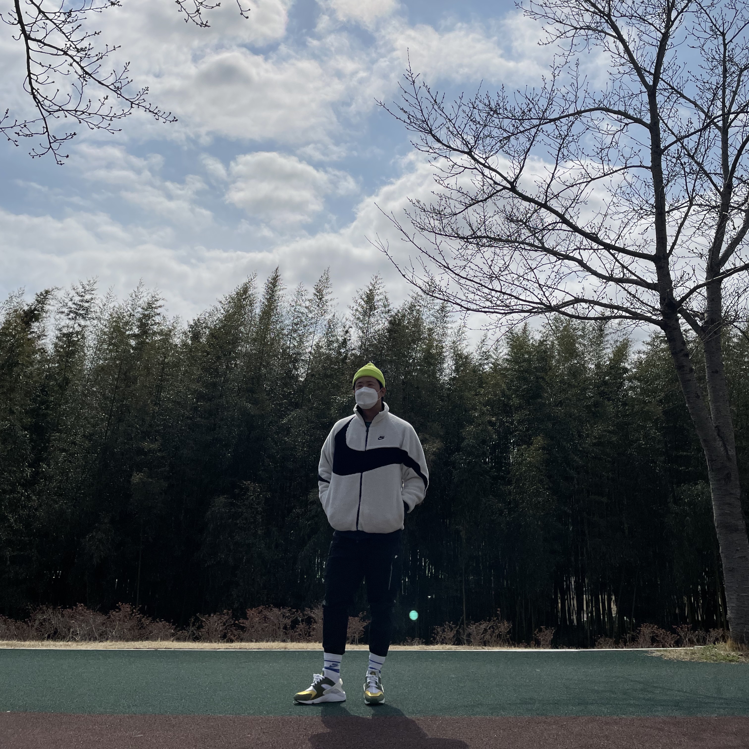 Nike x Stussy Air Huarache LE Dark Olive, Nike Big Swoosh Full Zip Jacket White Navy 착용 스타일