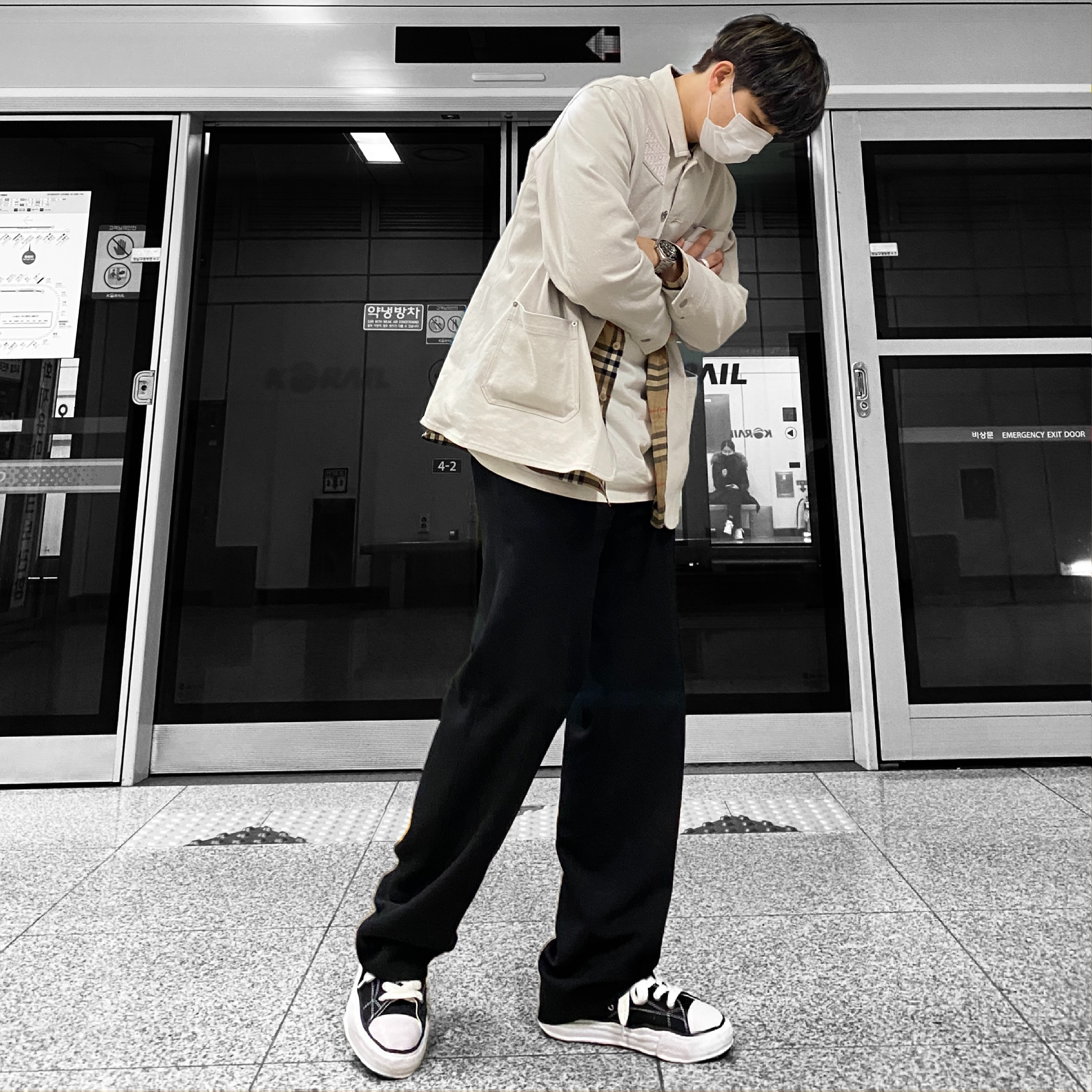 Maison Mihara Yasuhiro Peterson OG Sole Canvas Low Sneakers Black 착용 스타일