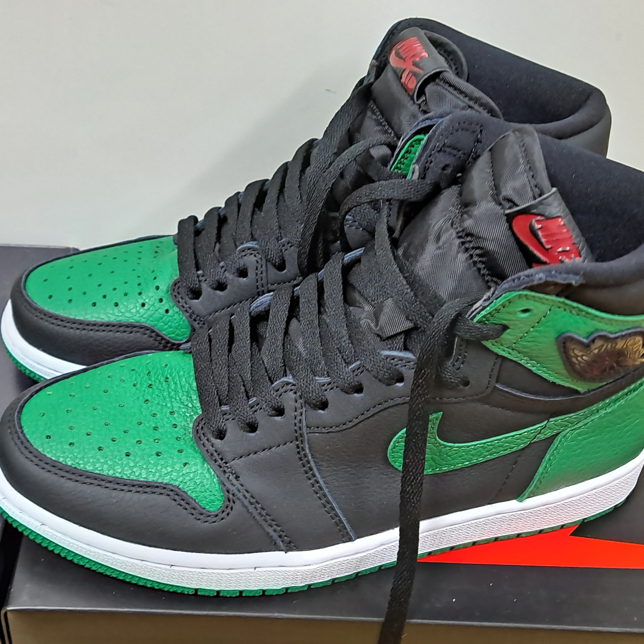 Jordan 1 Retro High OG Pine Green Black 착용 스타일