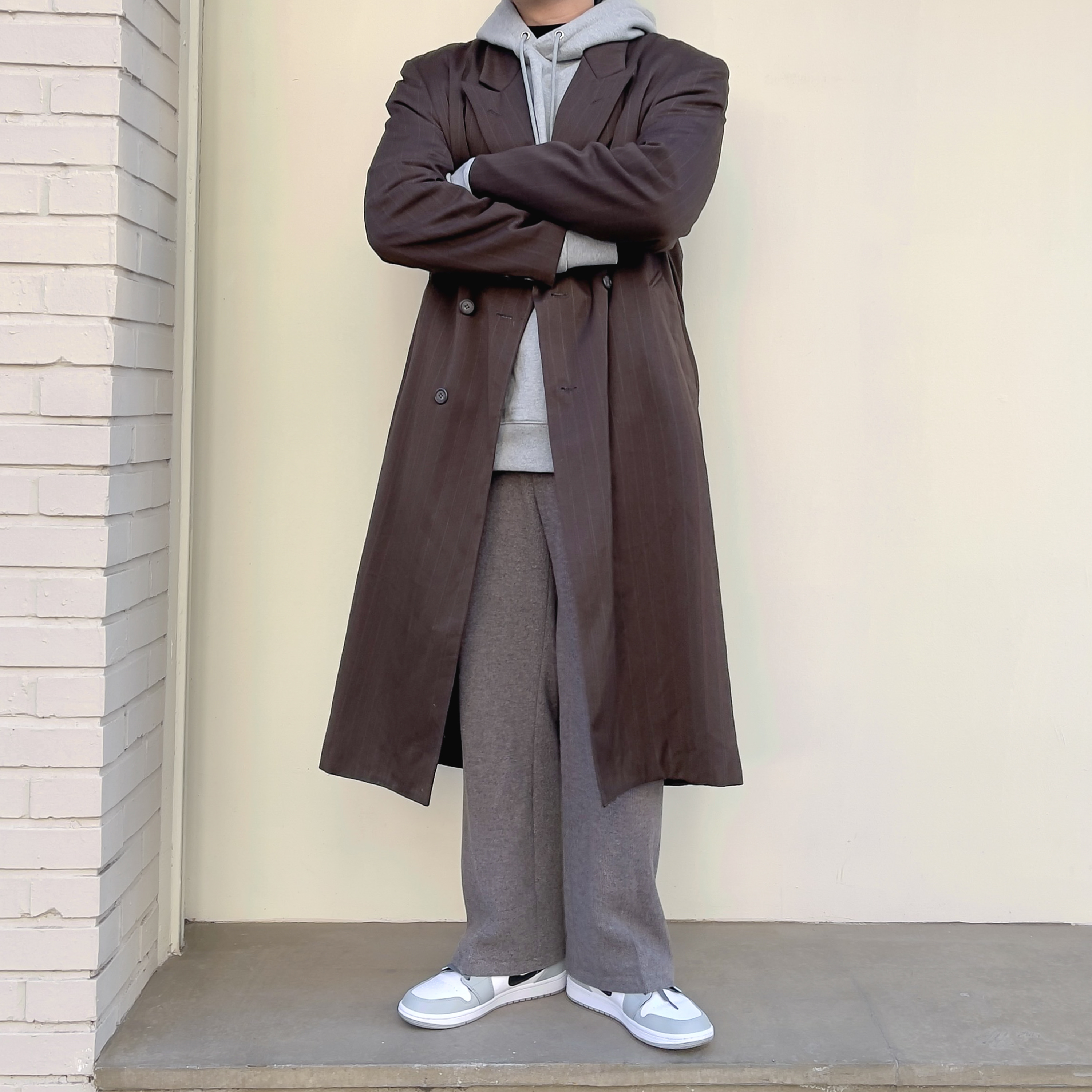 Jordan 1 Mid Light Smoke Grey, (GS) Jordan 1 Mid Light Smoke Grey 착용 스타일 - 2