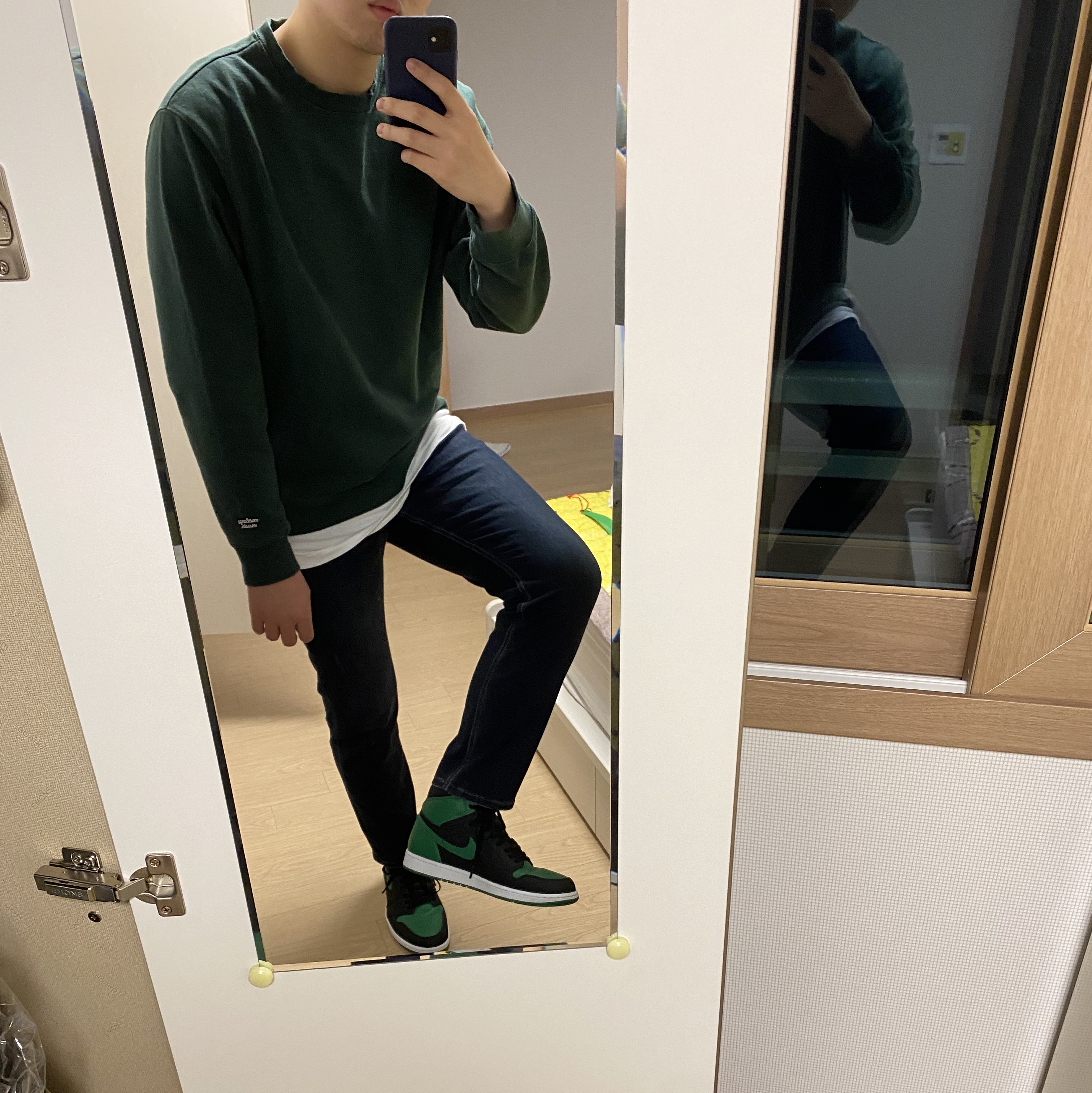 Jordan 1 Retro High OG Pine Green Black 착용 스타일 - 1