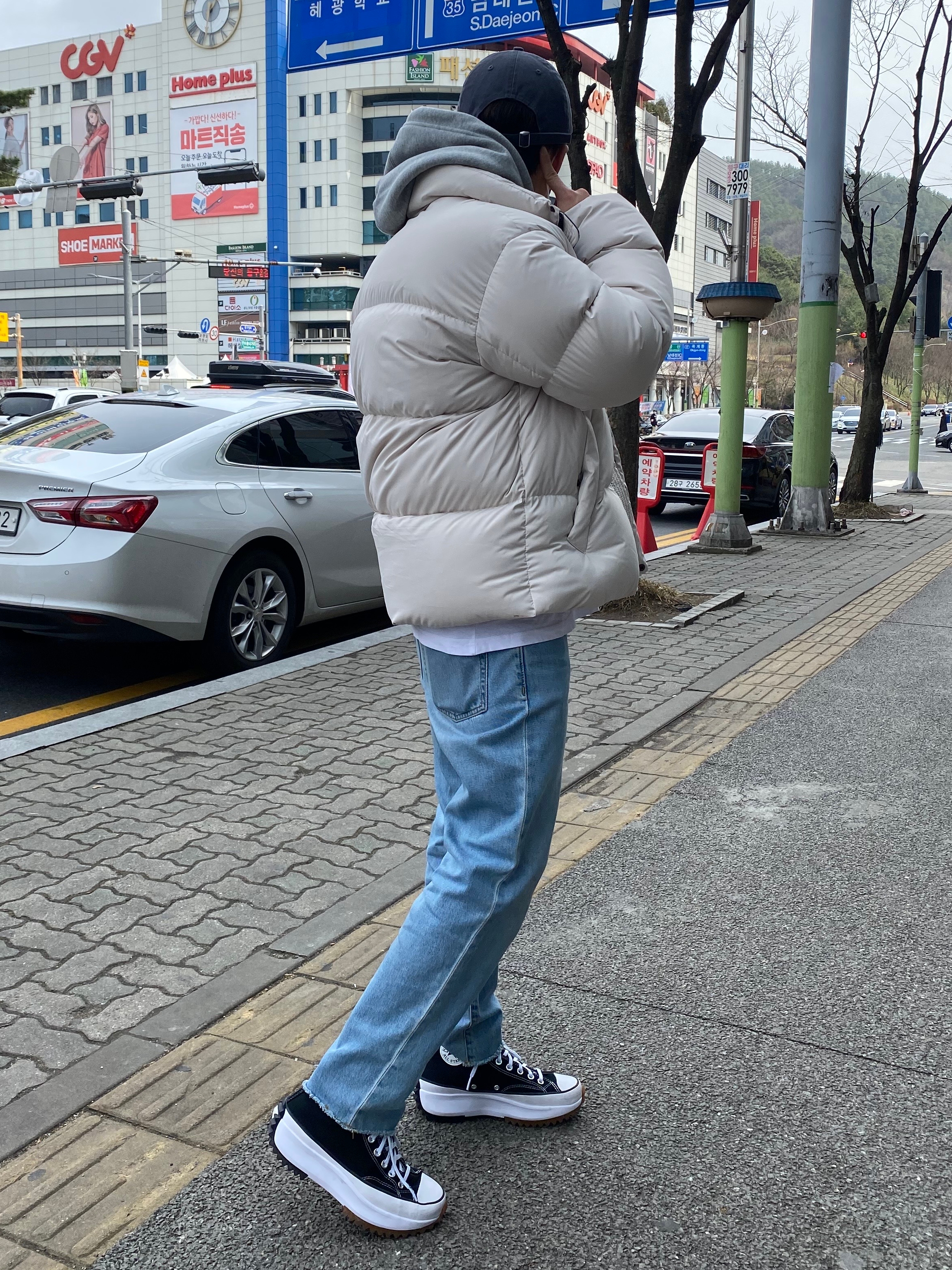 Converse Run Star Hike Hi Black White Gum 착용 스타일