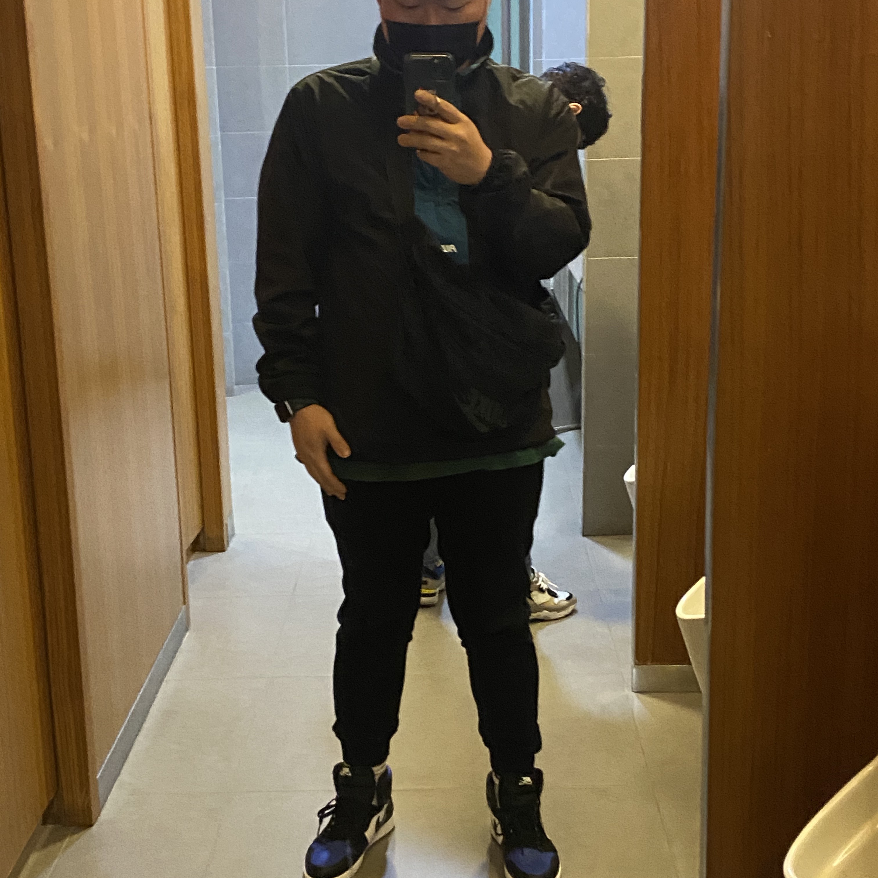 Jordan 1 Retro High OG Royal Toe, Nike x Stussy Big Swoosh LS T-Shirt Green - US/EU 착용 스타일 - 2