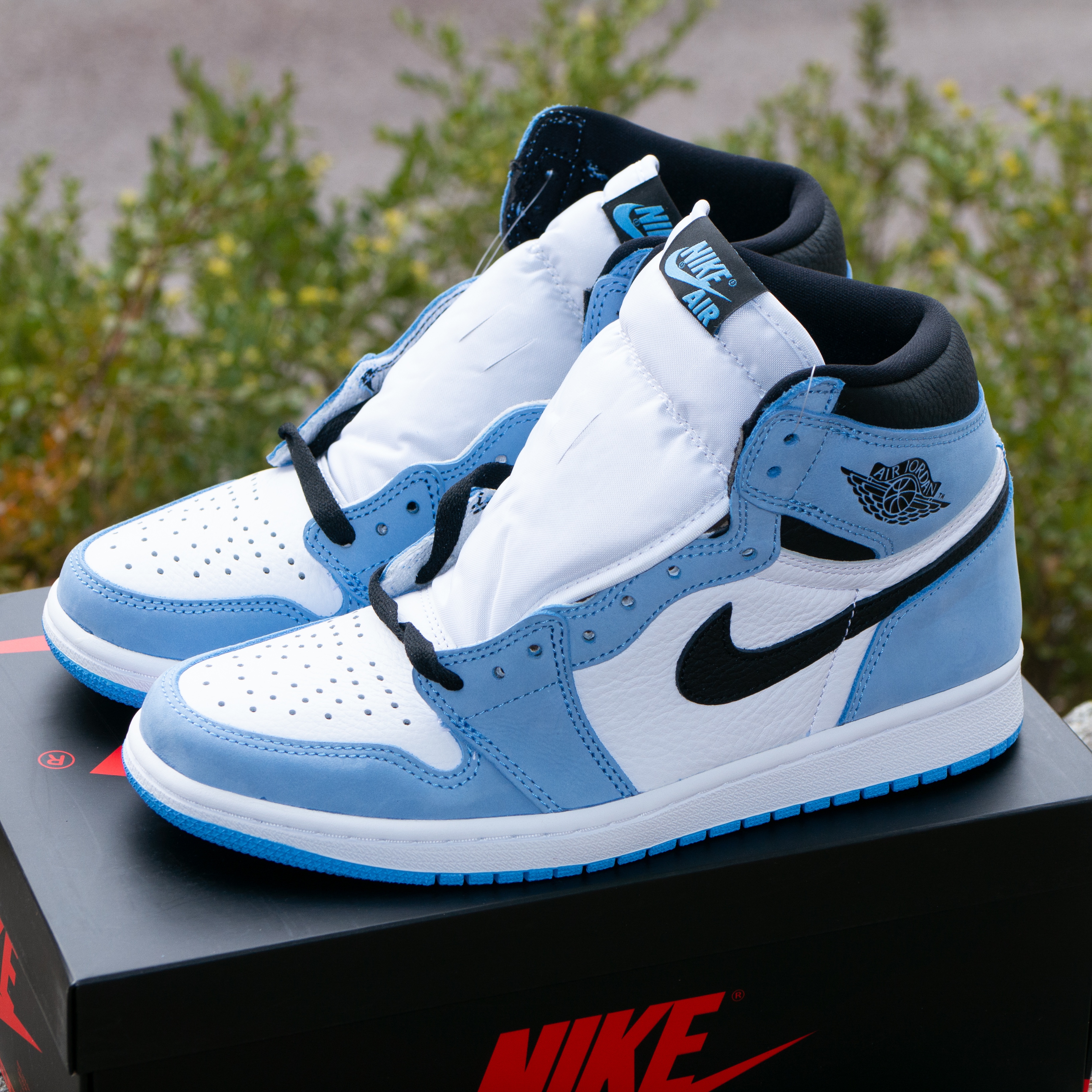 Jordan 1 Retro High OG University Blue 착용 스타일 - 2