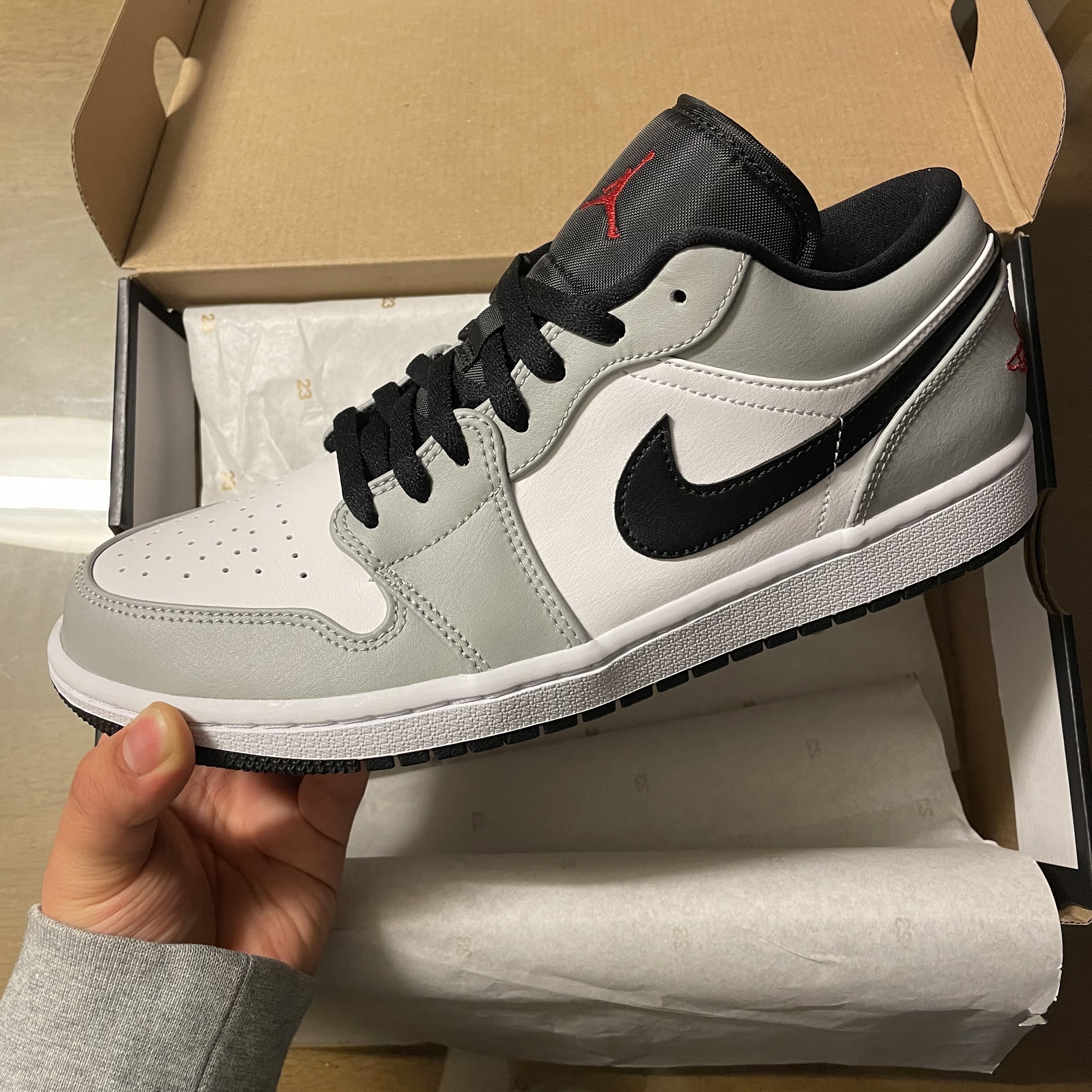 Jordan 1 Low Light Smoke Grey 착용 스타일 - 2