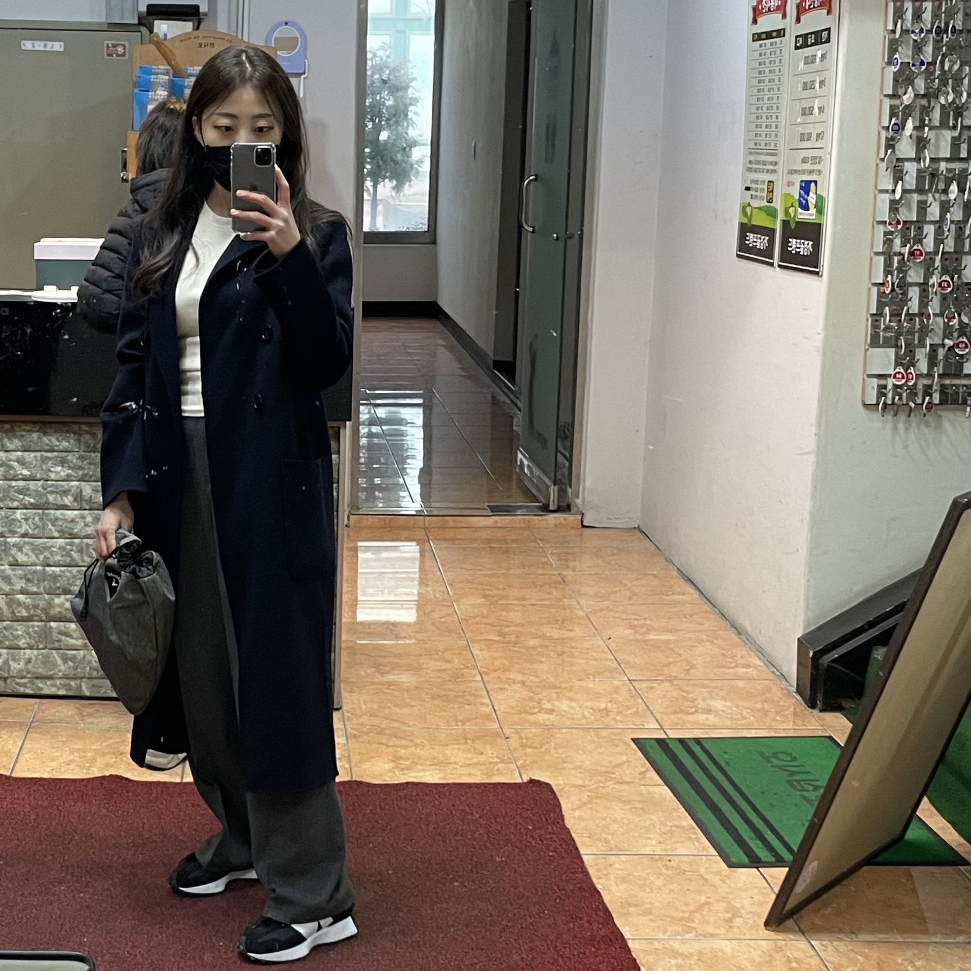 New Balance 327 Black 착용 스타일 - 2
