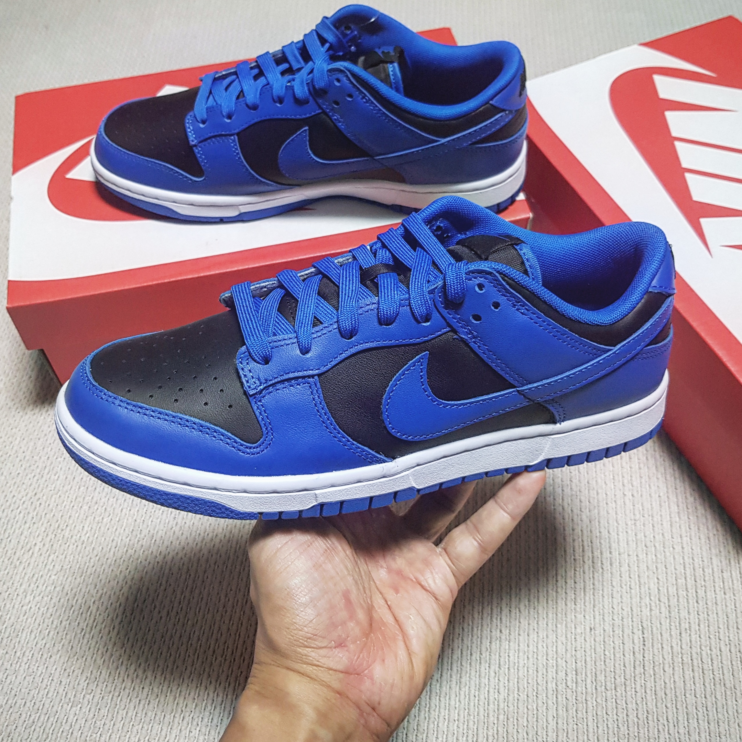 Nike Dunk Low Retro Hyper Cobalt 착용 스타일
