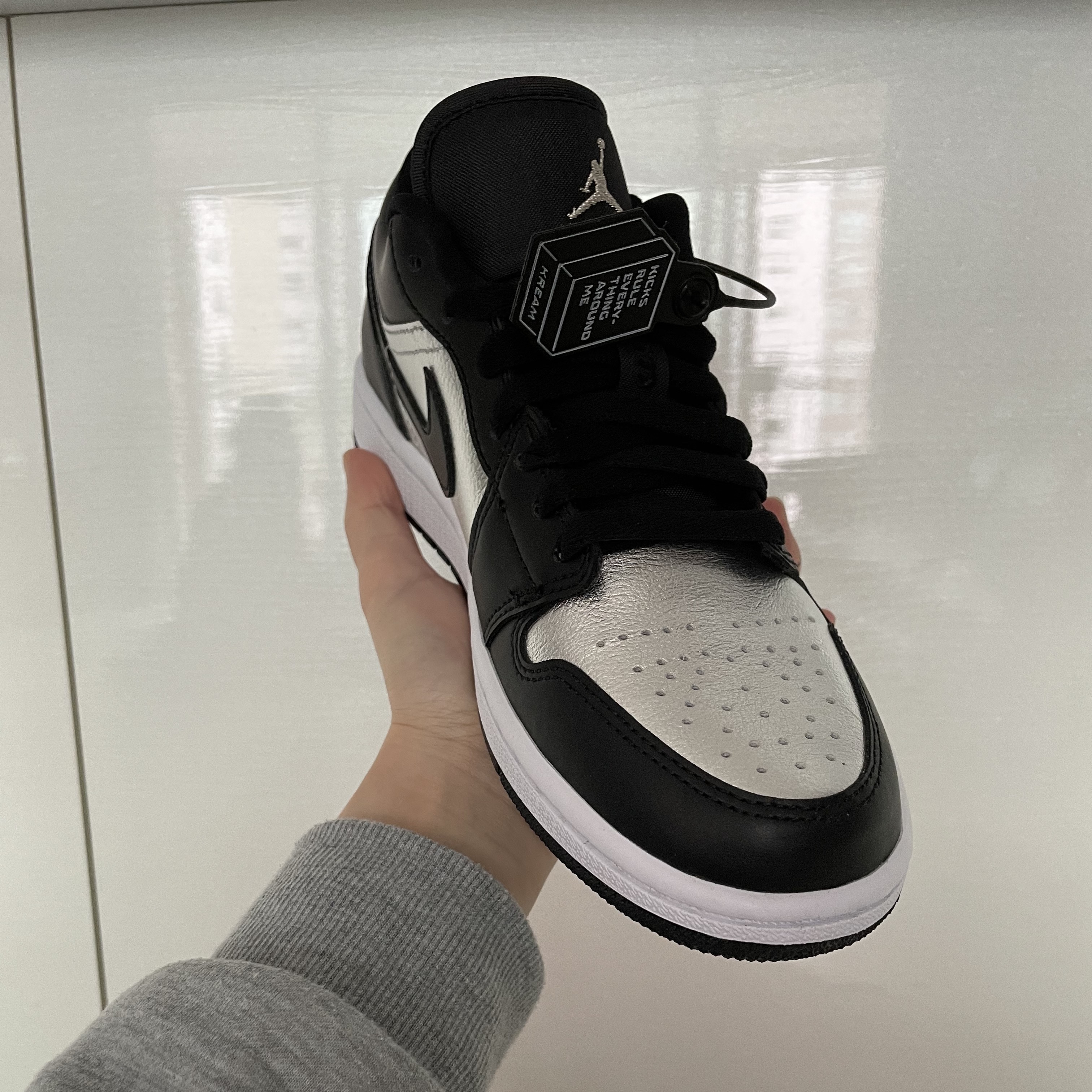 (W) Jordan 1 Low SE Silver Toe 착용 스타일 - 3