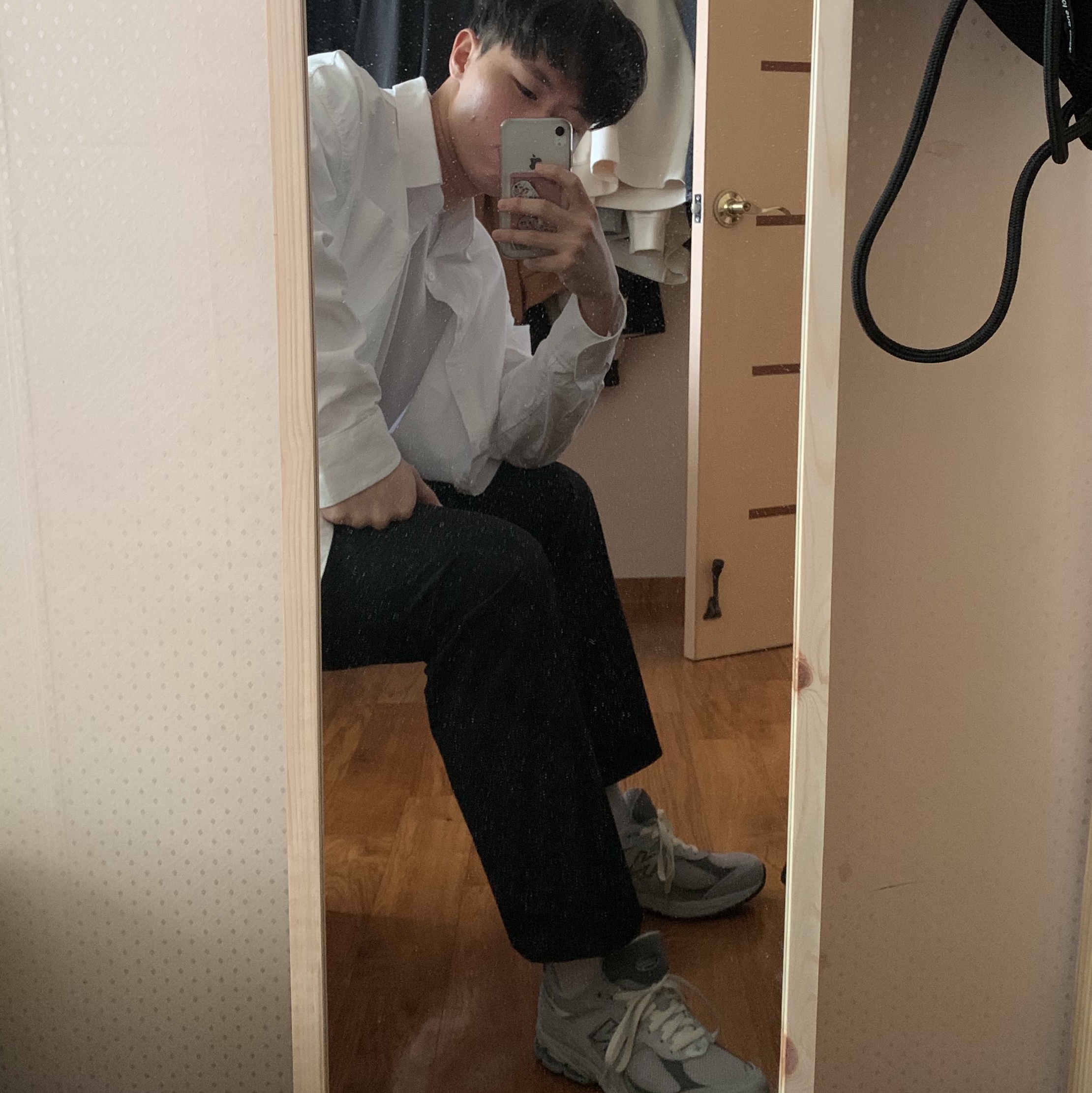 New Balance 2002R T2 Gray 착용 스타일