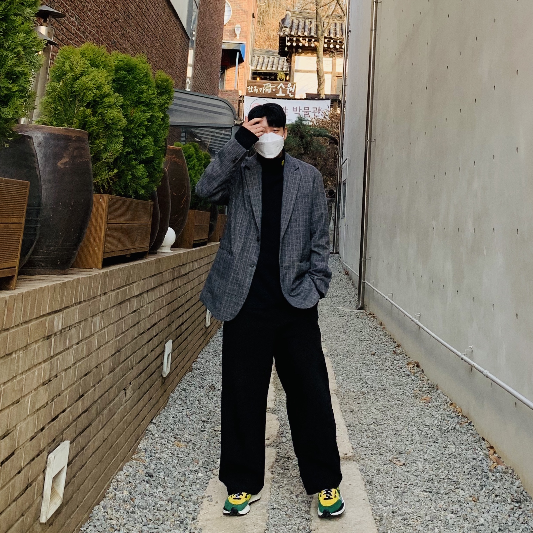 Nike x Sacai VaporWaffle Tour Yellow & Gorge Green Sail 착용 스타일