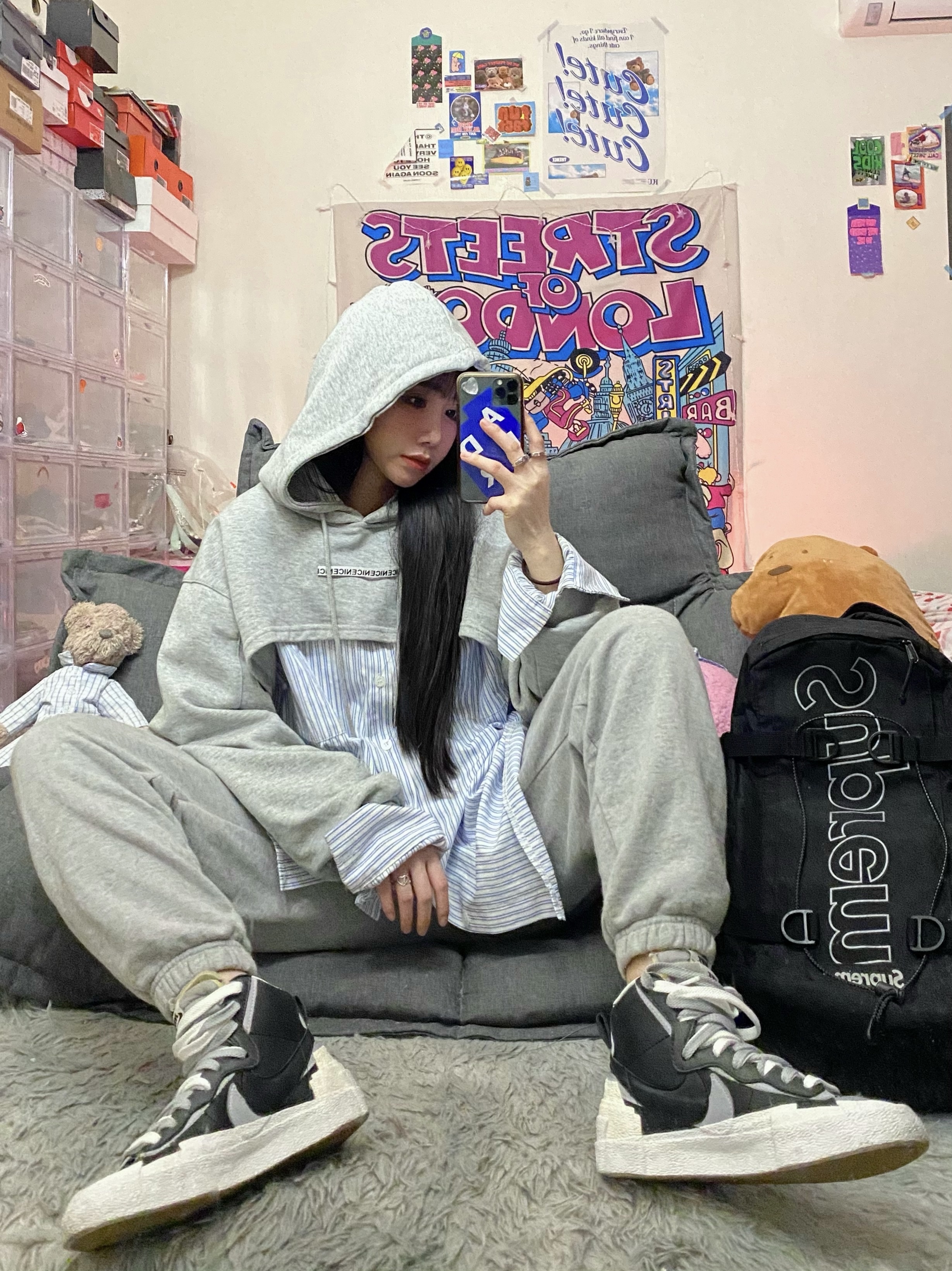 Nike x Sacai Blazer Mid Black Grey, Supreme Backpack Black - 18FW 착용 스타일 - 1