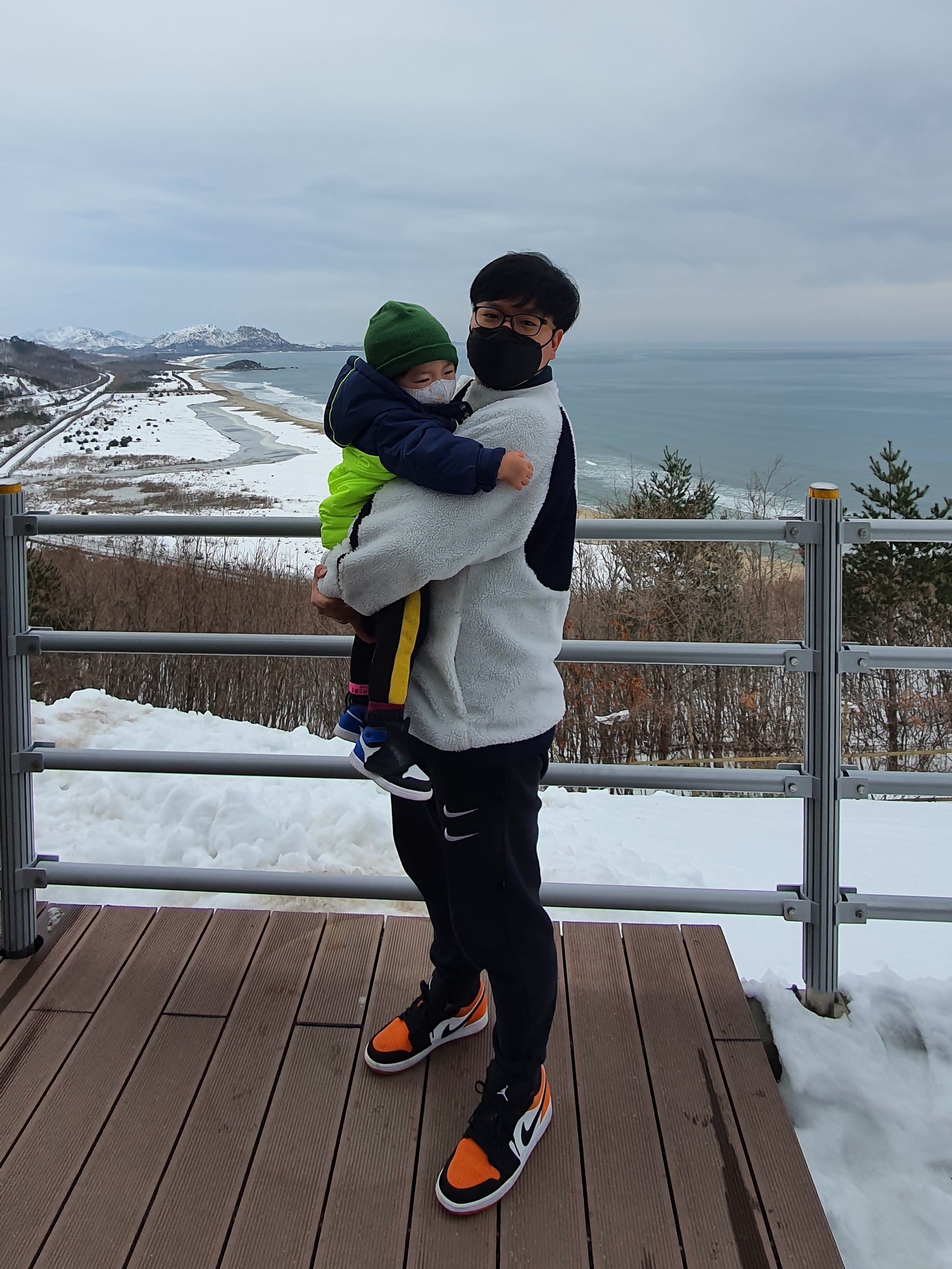 Nike Big Swoosh Full Zip Jacket White Navy, Jordan 1 Low Shattered Backboard 착용 스타일