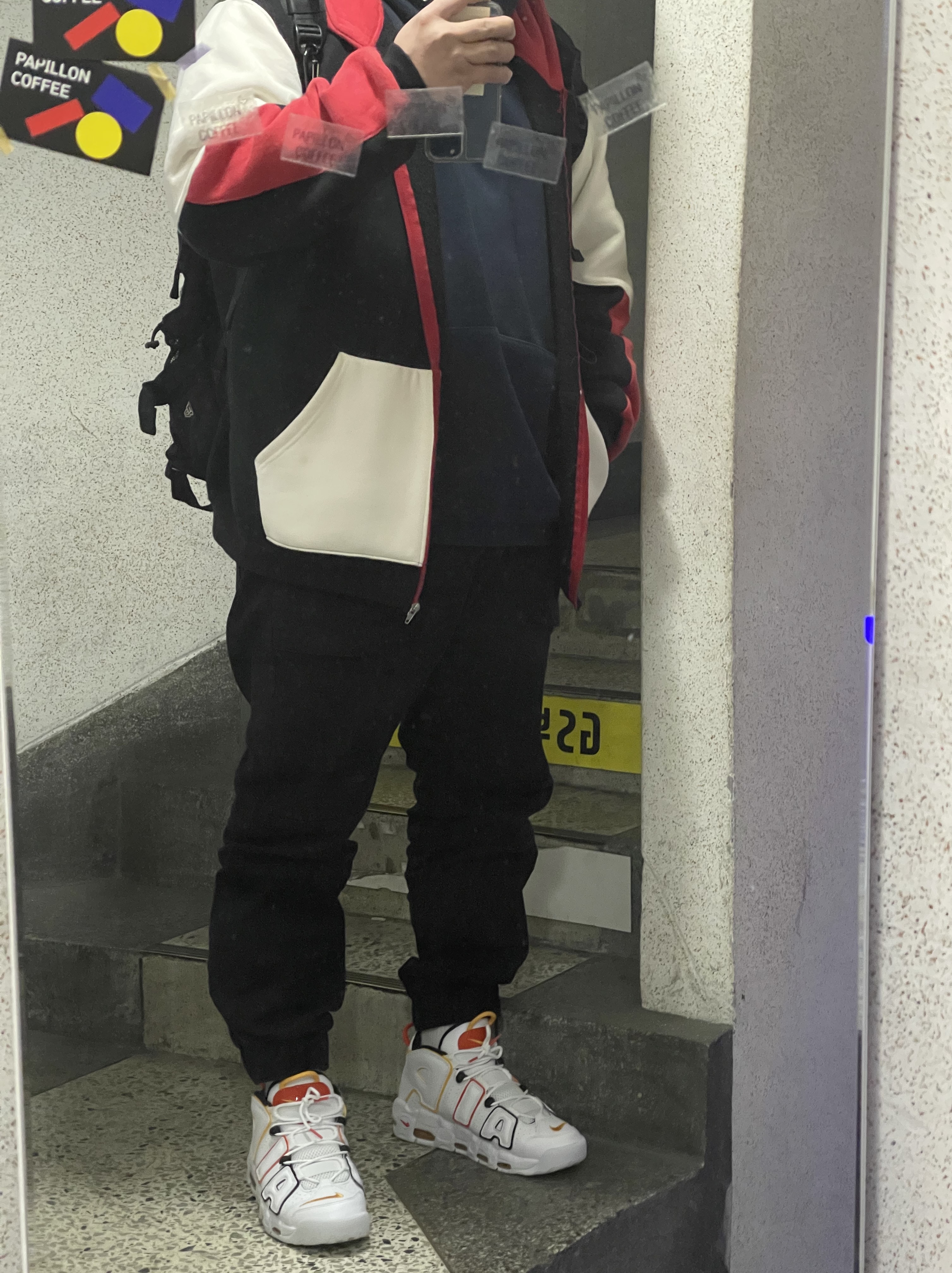 Nike Air More Uptempo Rayguns 착용 스타일