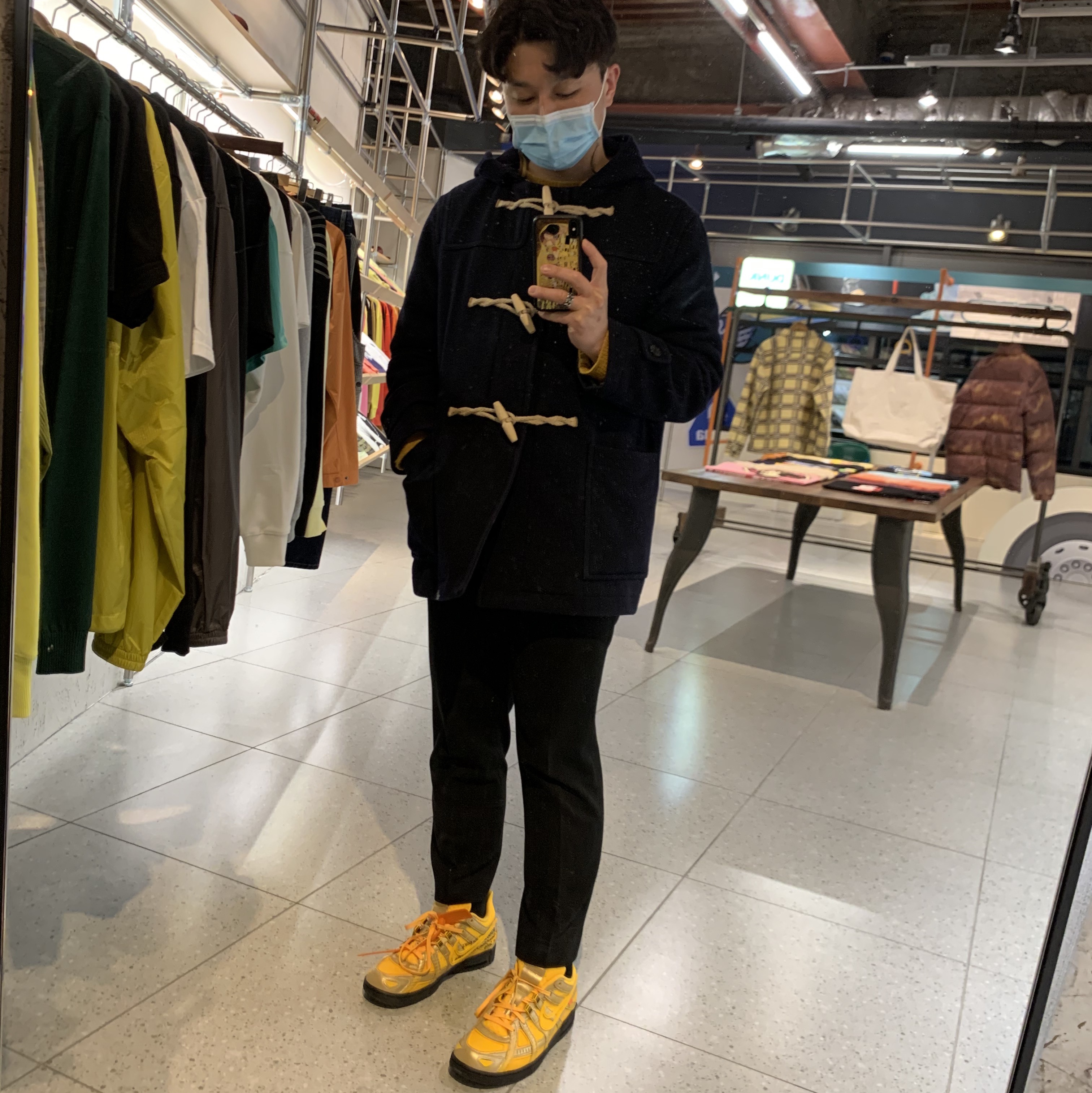 Nike x Off-White Air Rubber Dunk University Gold 착용 스타일