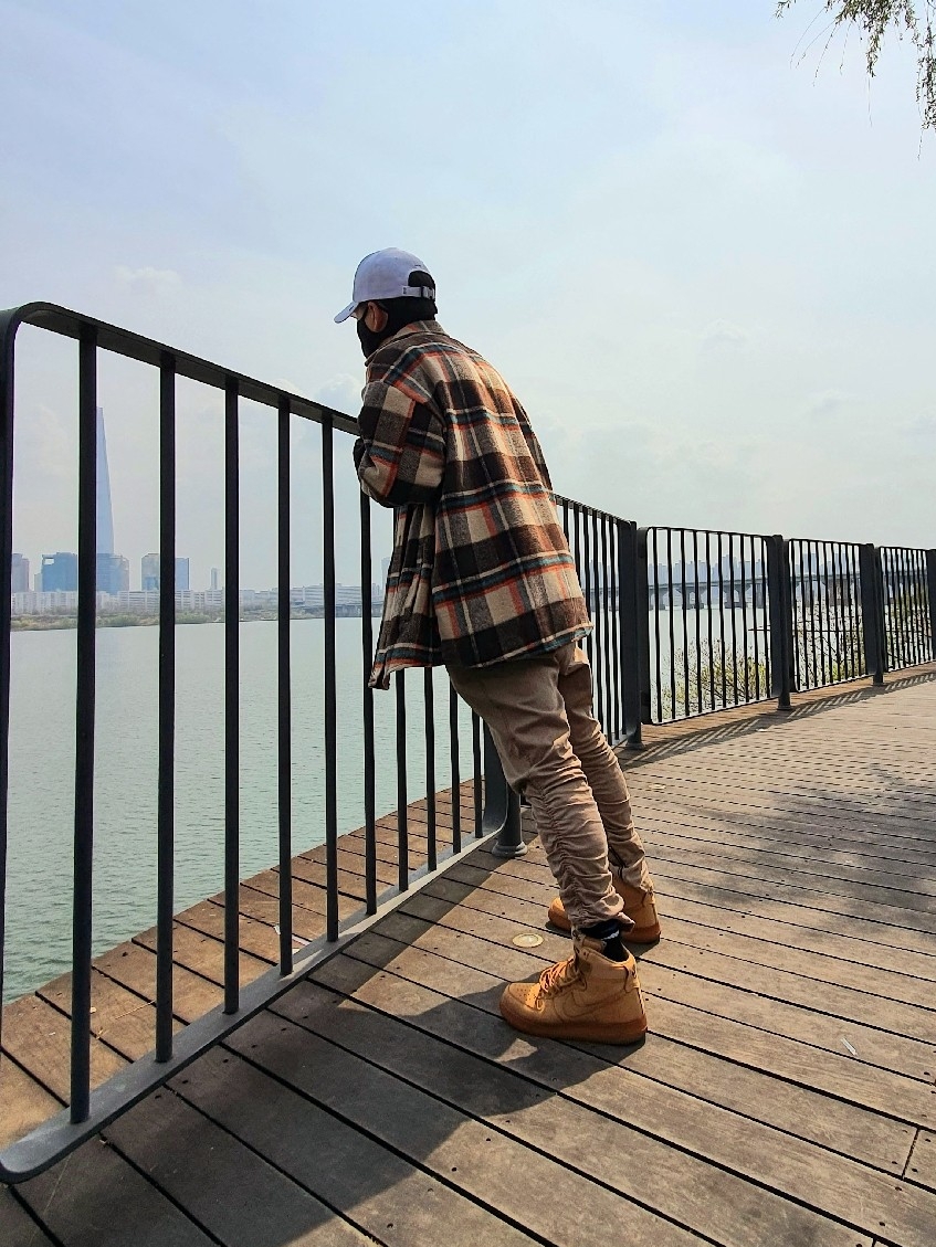 Nike Air Force 1 High '07 LV8 WB Flax 착용 스타일 - 1