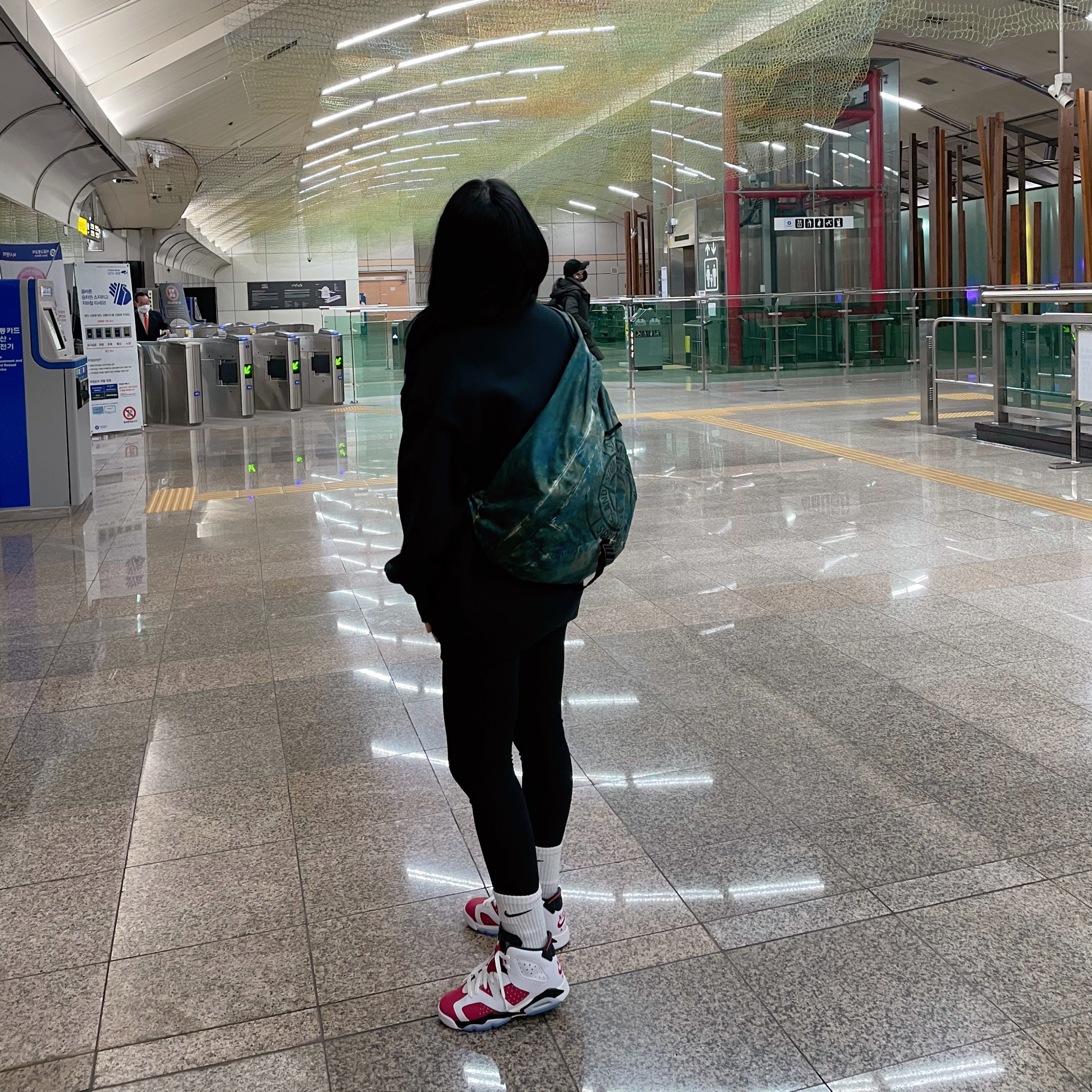 Supreme x Stone Island Painted Camo Nylon Shoulder Bag Dark Teal - 20FW, (GS) Jordan 6 Retro Carmine 2021 착용 스타일